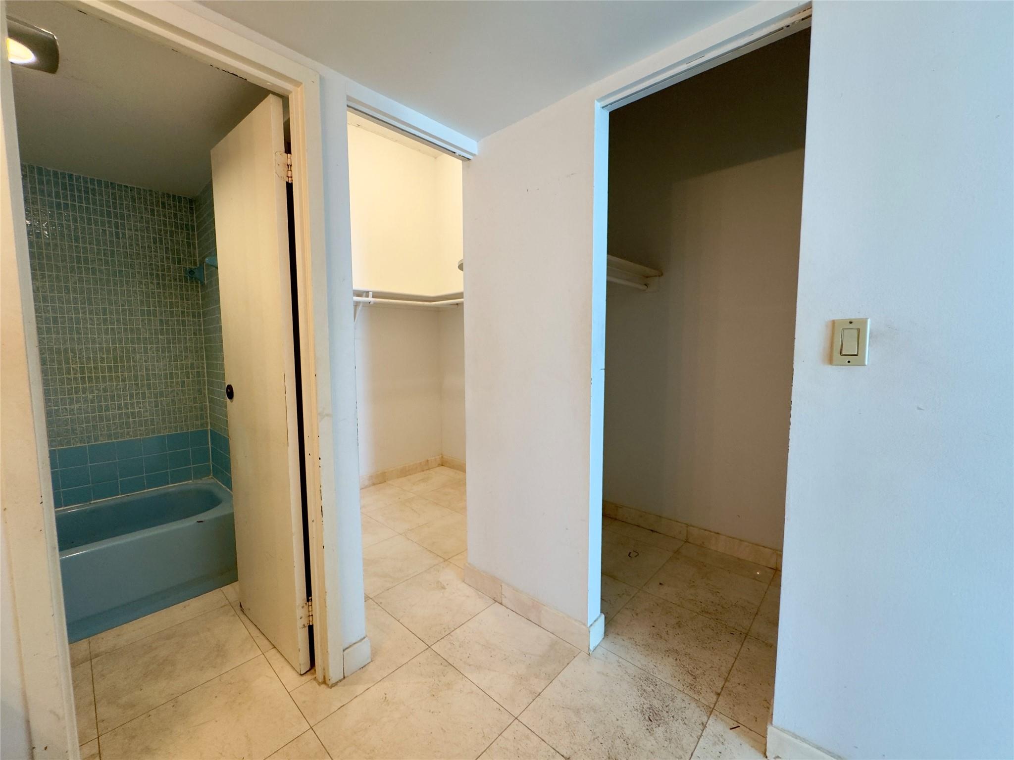 100 Bayview Dr #PH28 Sunny Isles Beach, FL 33160