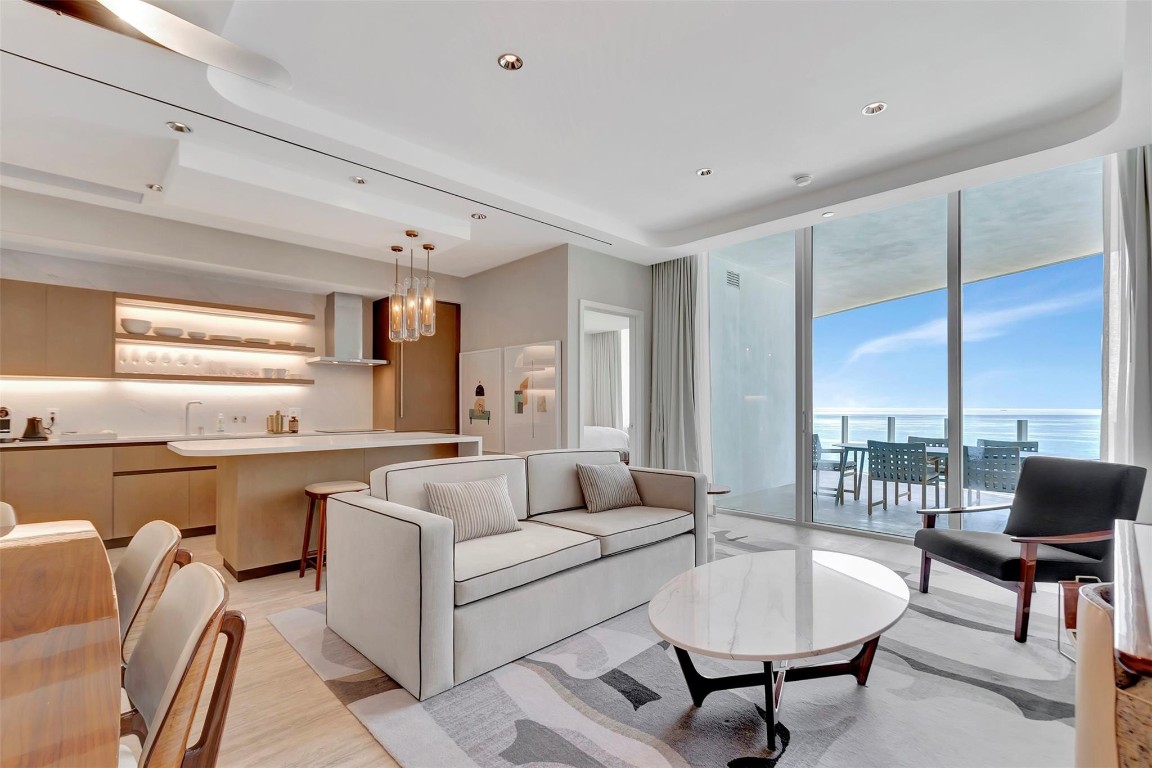 525 N Fort Lauderdale Bch #1705 Fort Lauderdale, FL 33304