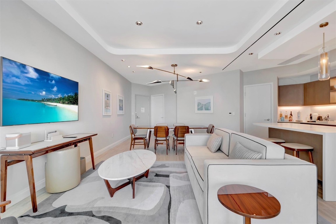 525 N Fort Lauderdale Bch #1705 Fort Lauderdale, FL 33304