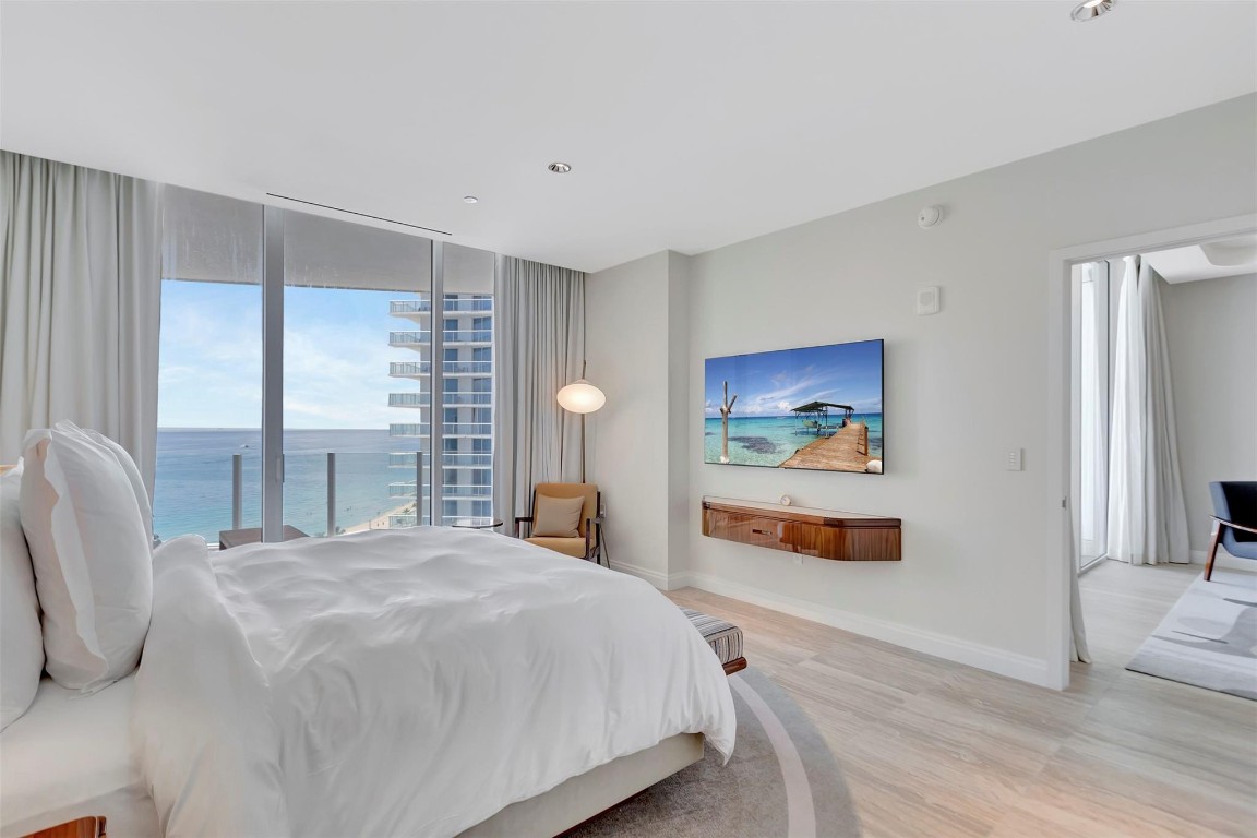 525 N Fort Lauderdale Bch #1705 Fort Lauderdale, FL 33304