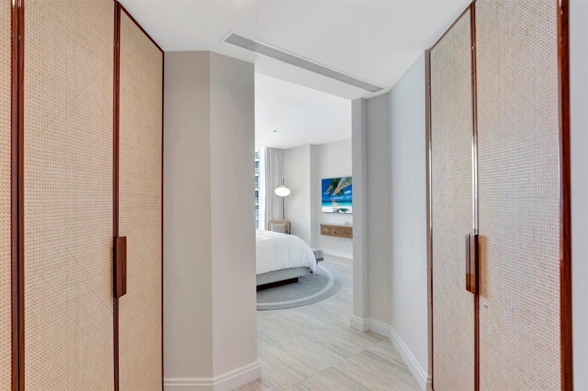 525 N Fort Lauderdale Bch #1705 Fort Lauderdale, FL 33304