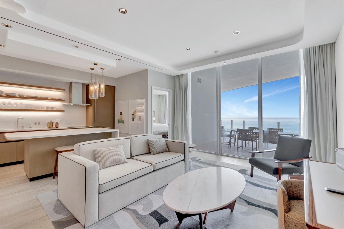 525 N Fort Lauderdale Bch #1705 Fort Lauderdale, FL 33304