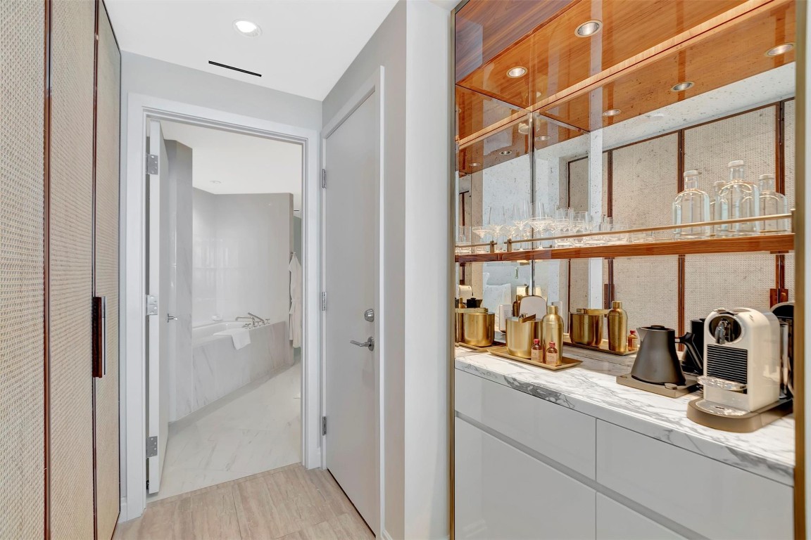 525 N Fort Lauderdale Bch #1705 Fort Lauderdale, FL 33304