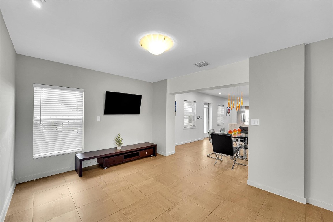 1224 NE 12th Fort Lauderdale, FL 33304