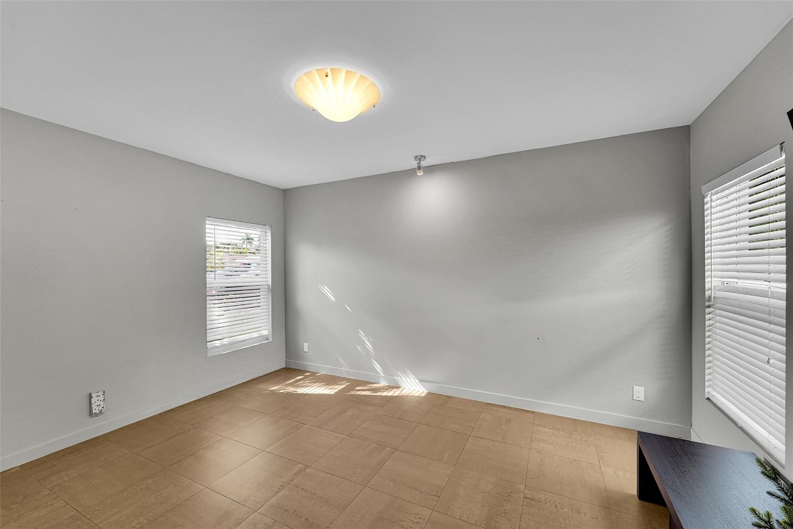 1224 NE 12th Fort Lauderdale, FL 33304