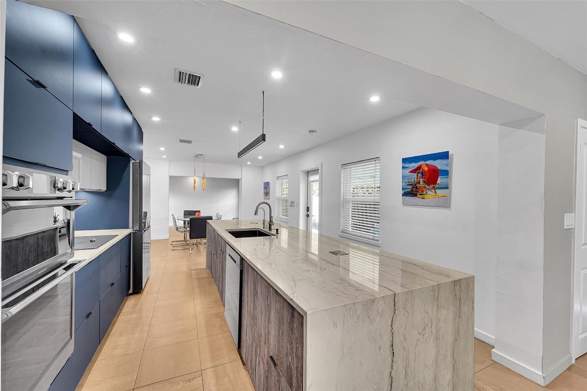 1224 NE 12th Fort Lauderdale, FL 33304