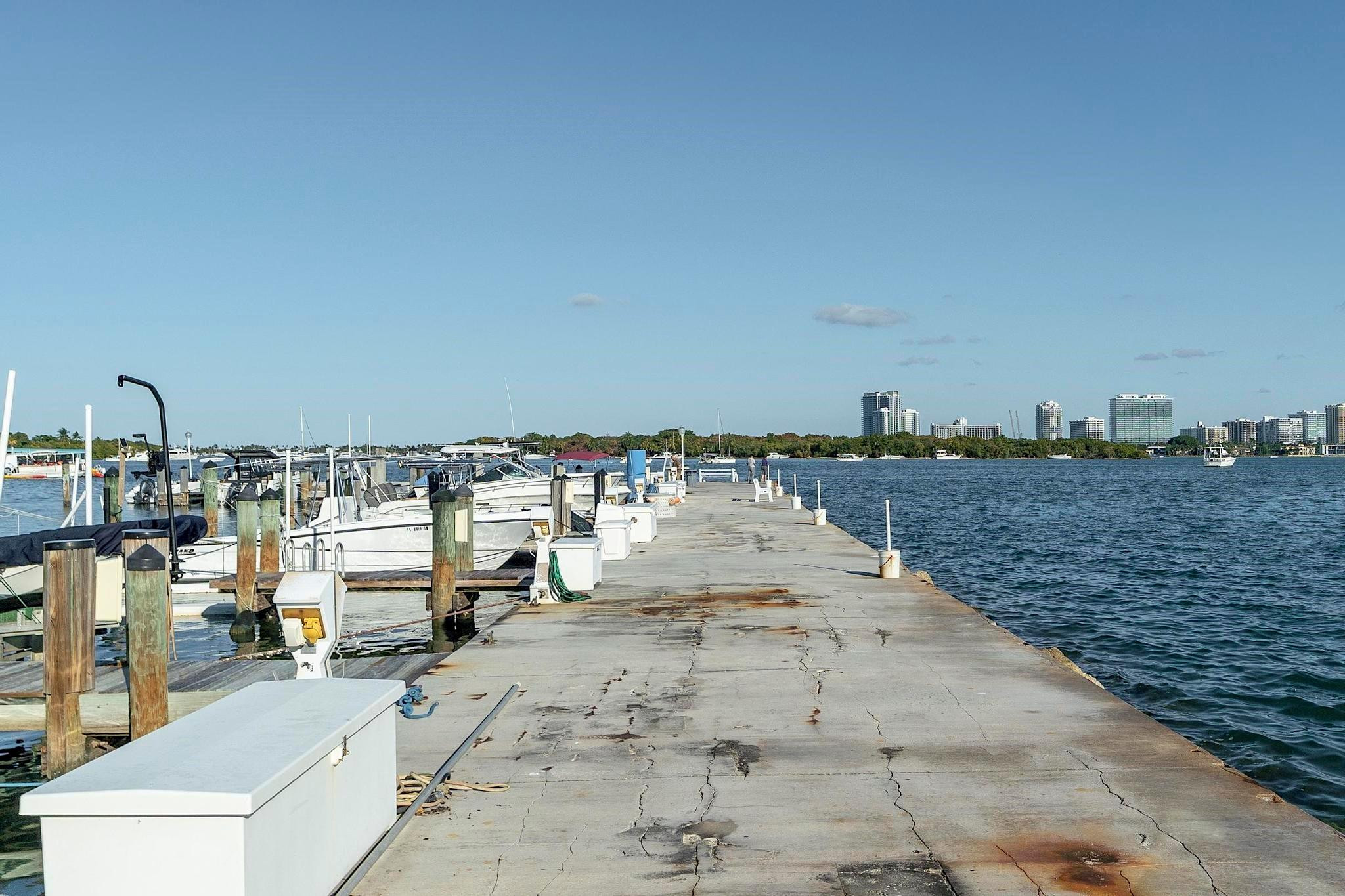 2700 NE 135th #31 North Miami, FL 33181