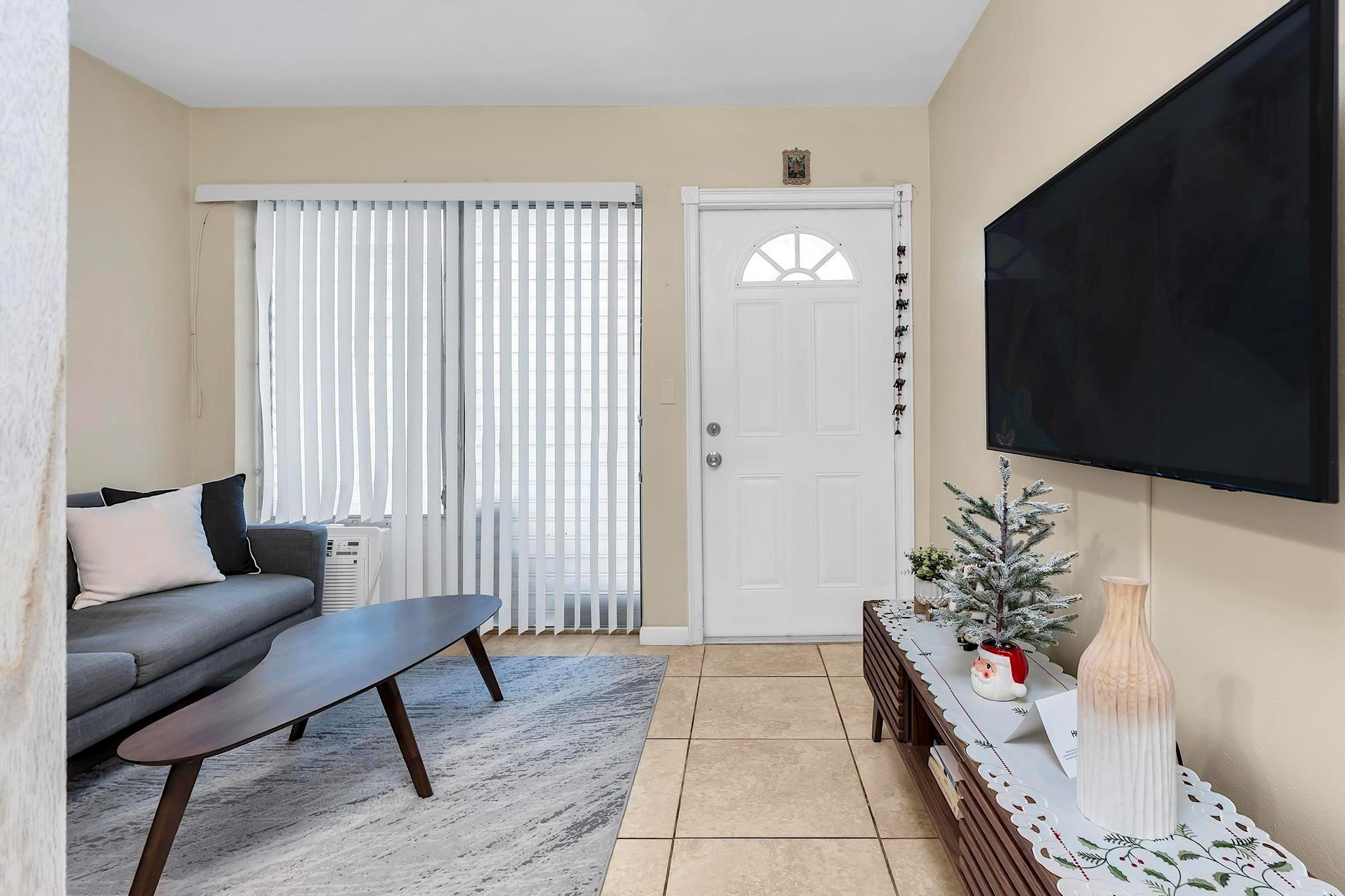 2700 NE 135th #31 North Miami, FL 33181