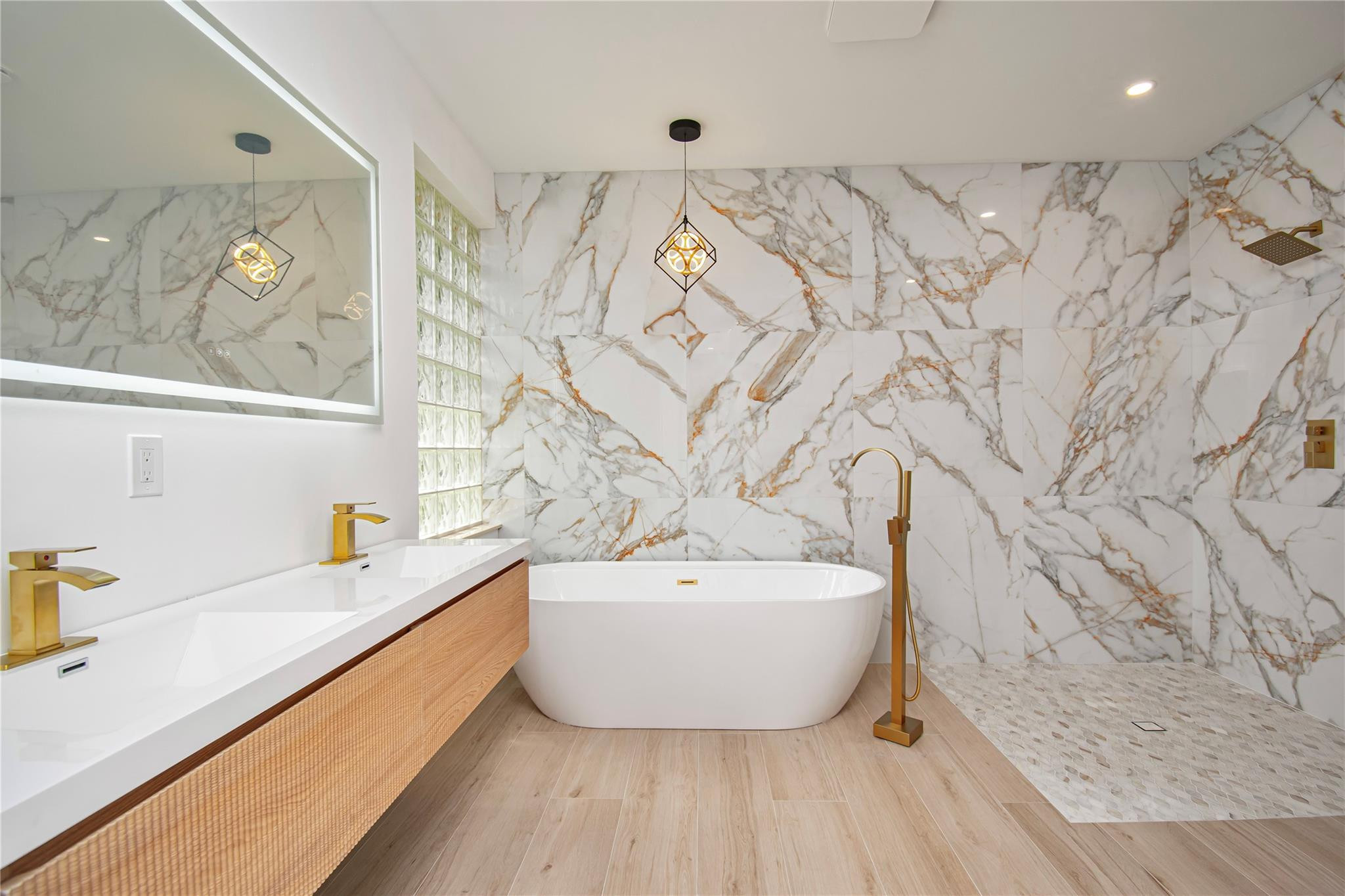 11524 Corazon Boynton Beach, FL 33437