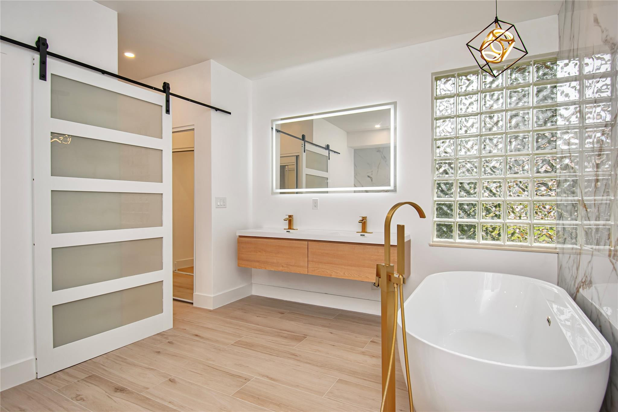 11524 Corazon Boynton Beach, FL 33437