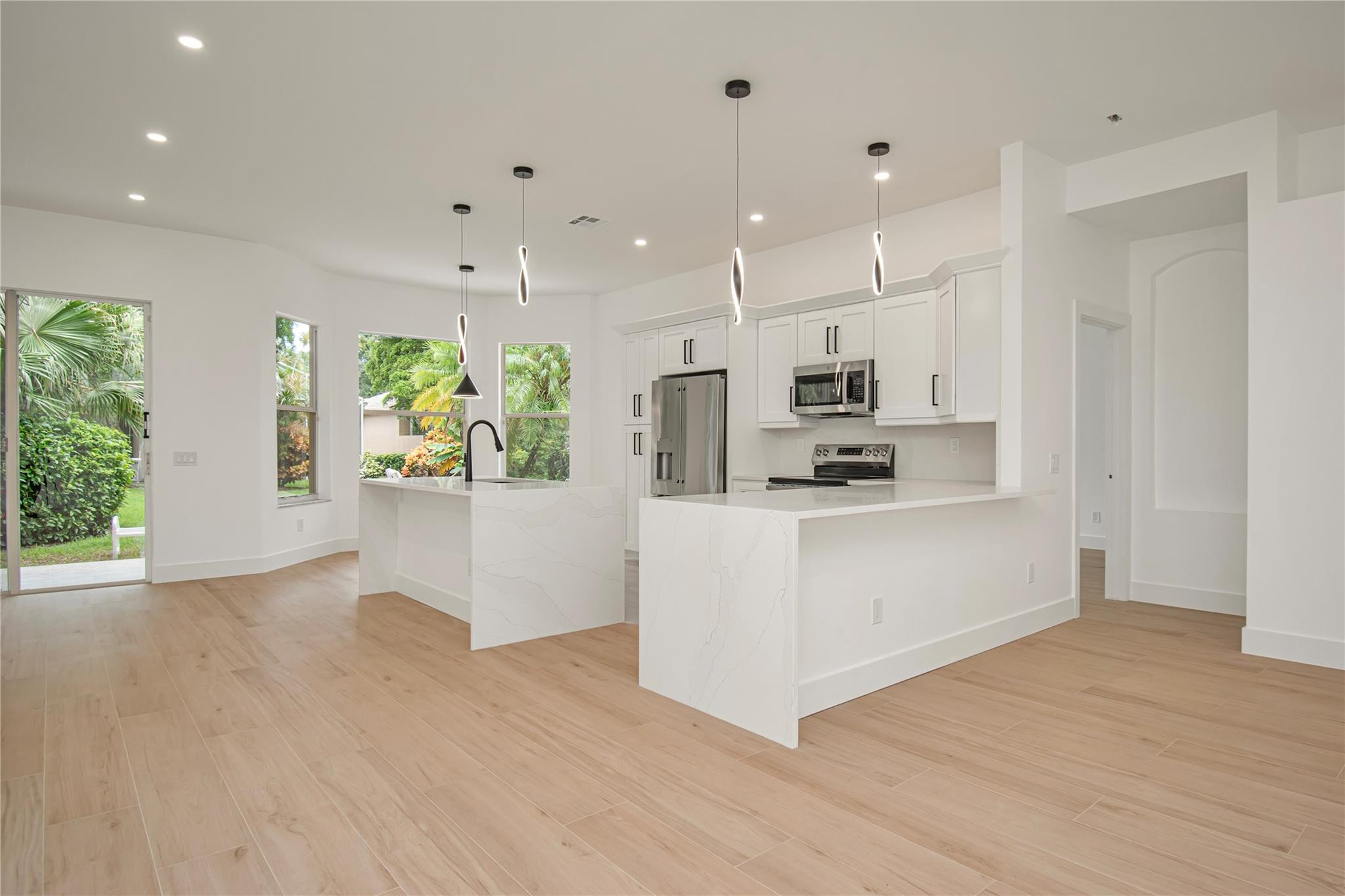 11524 Corazon Boynton Beach, FL 33437