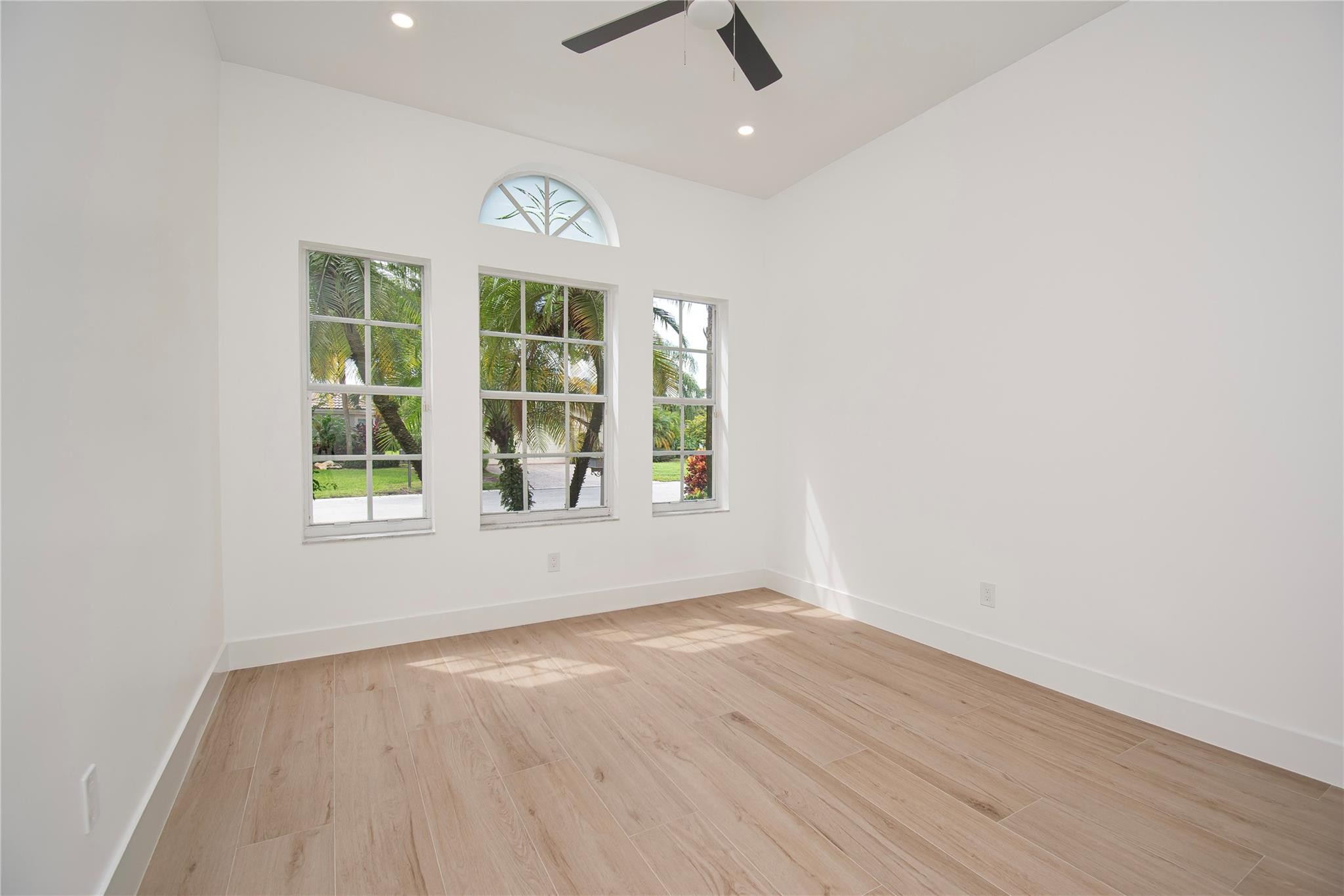 11524 Corazon Boynton Beach, FL 33437