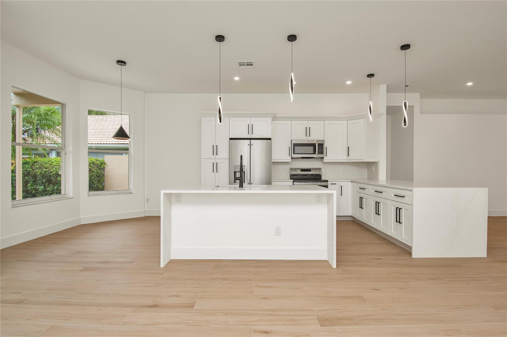 11524 Corazon Boynton Beach, FL 33437