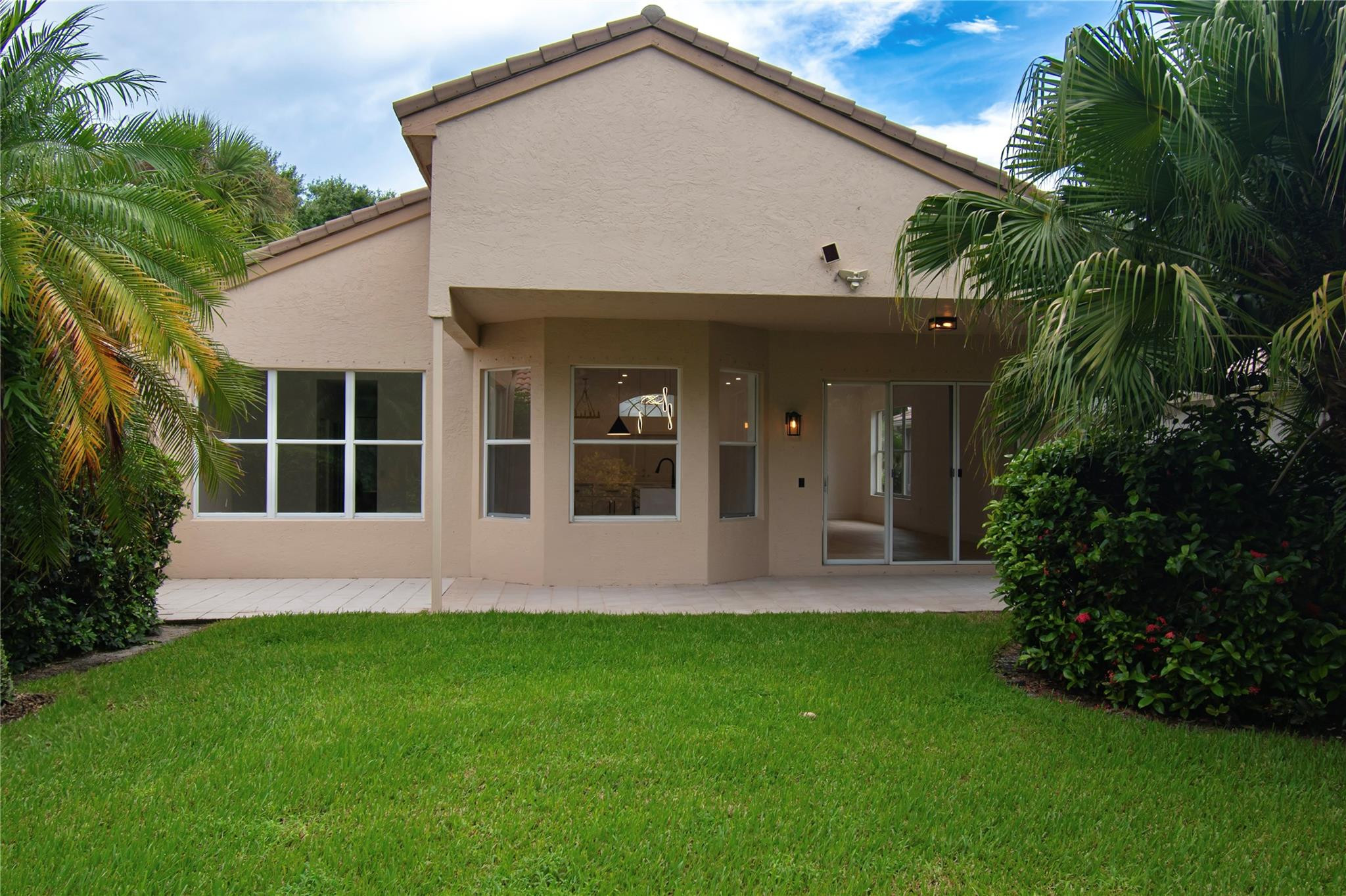 11524 Corazon Boynton Beach, FL 33437