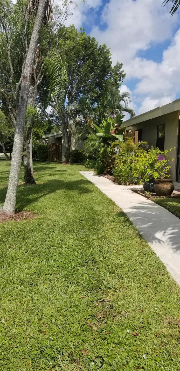261 Meadows Dr,Boynton Beach, FL 33436