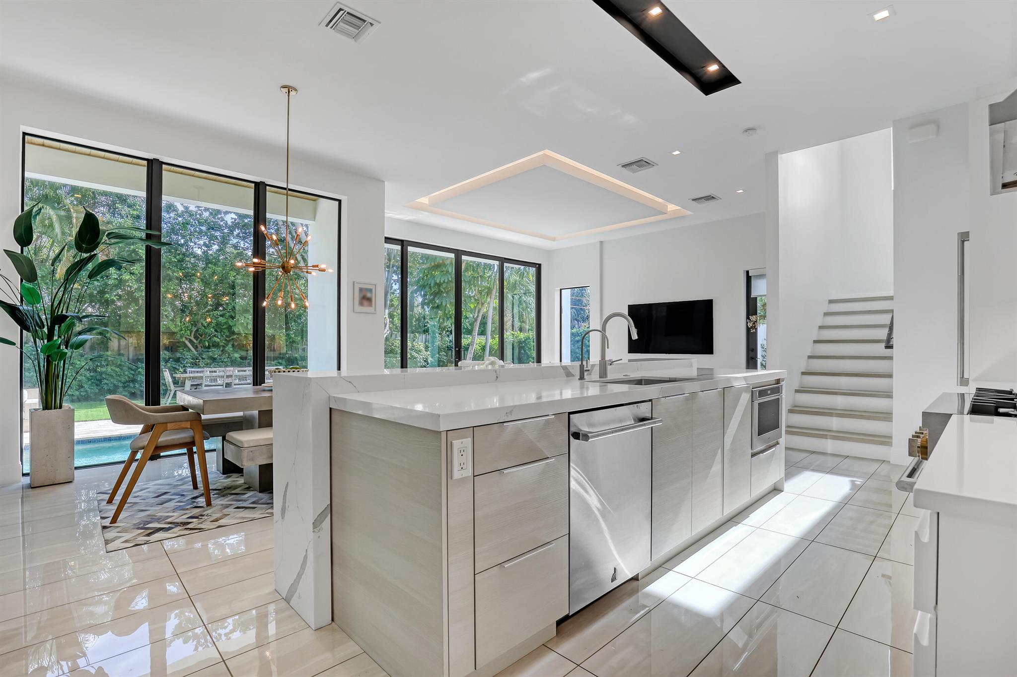 703 NE 5th St Delray Beach, FL 33483