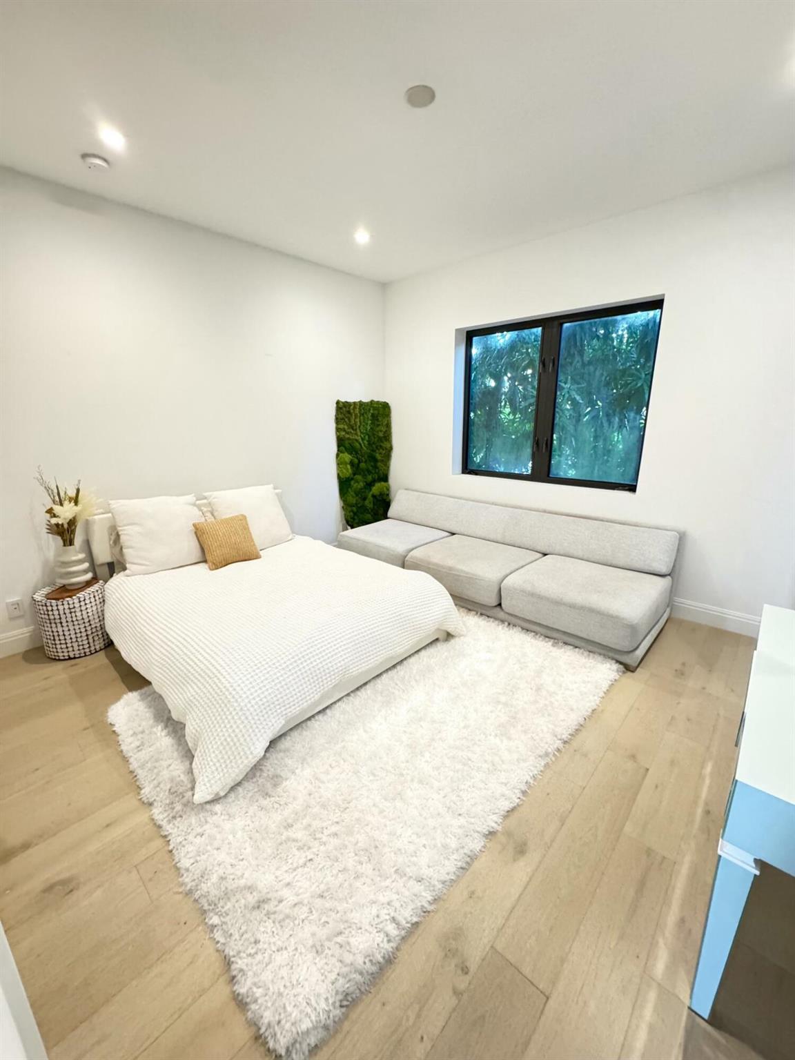 703 NE 5th St Delray Beach, FL 33483