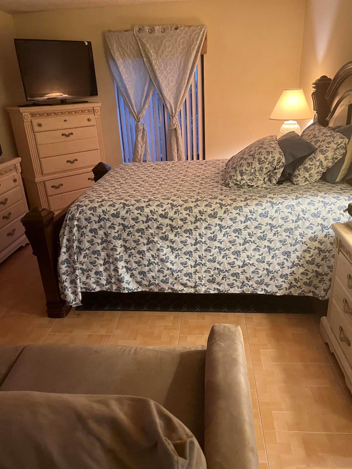 1115 Green Pine Blvd #H1 West Palm Beach, FL 33409