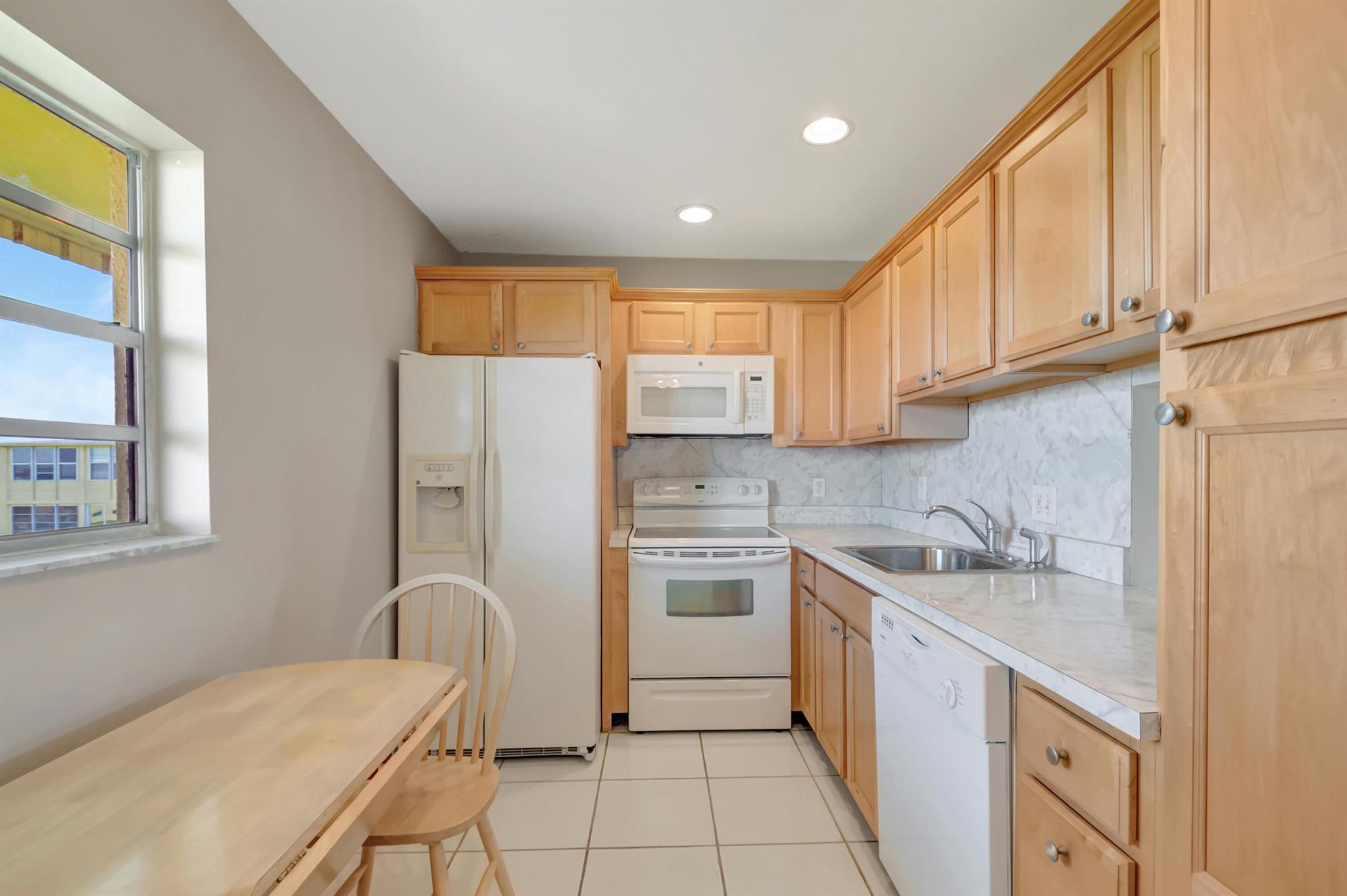 2515 NE 1st Ct 412th