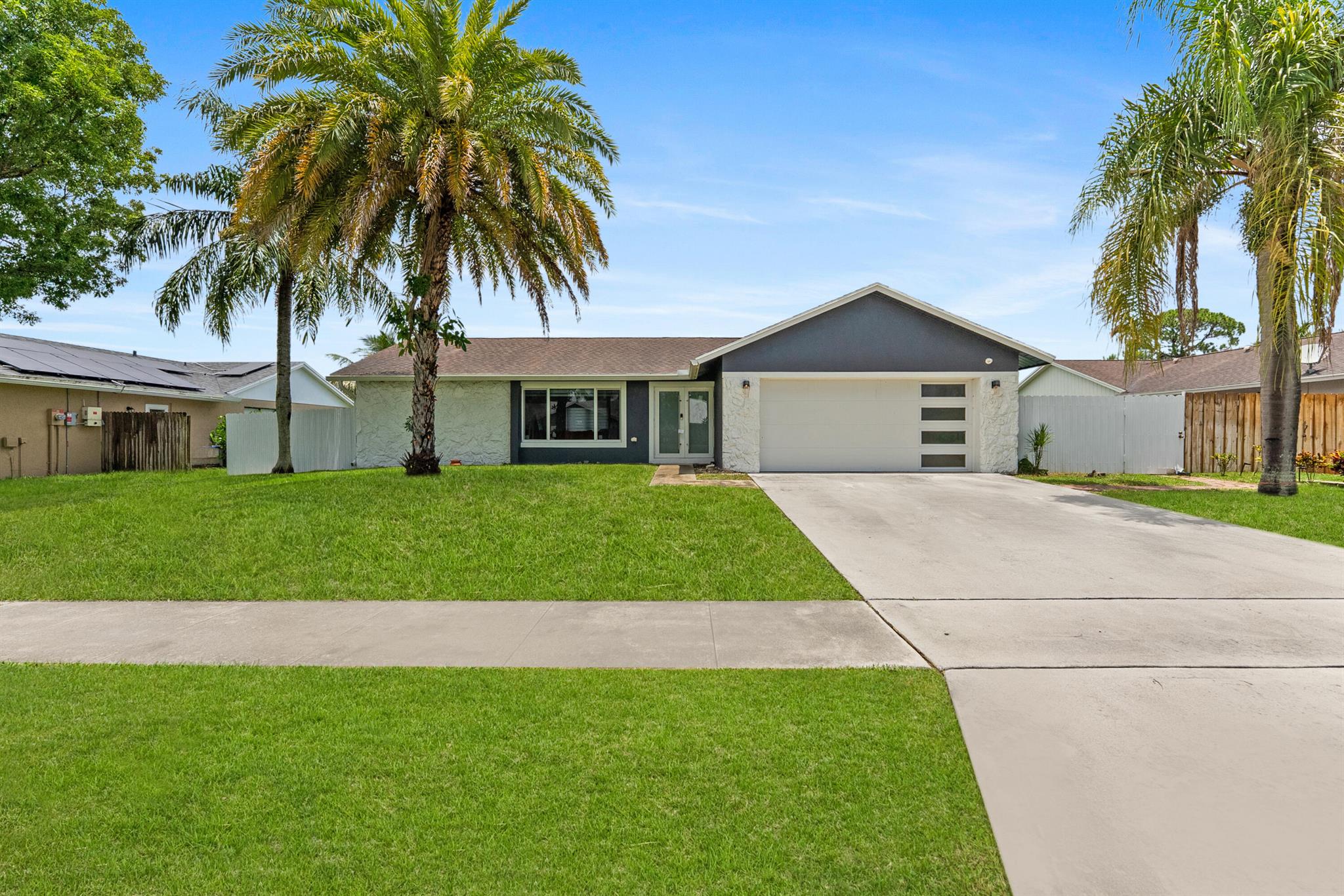 112 Parkwood Dr