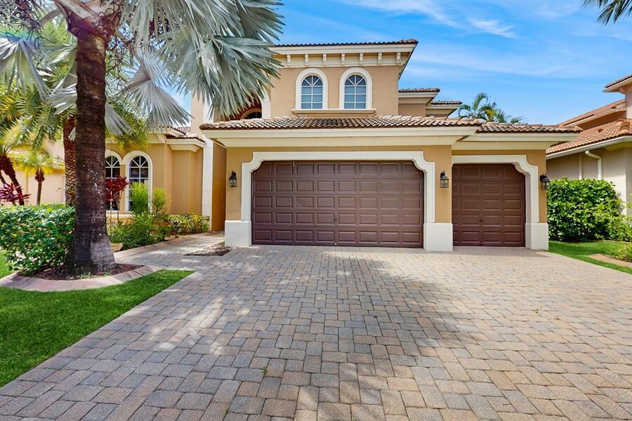 544 Edgebrook Ln