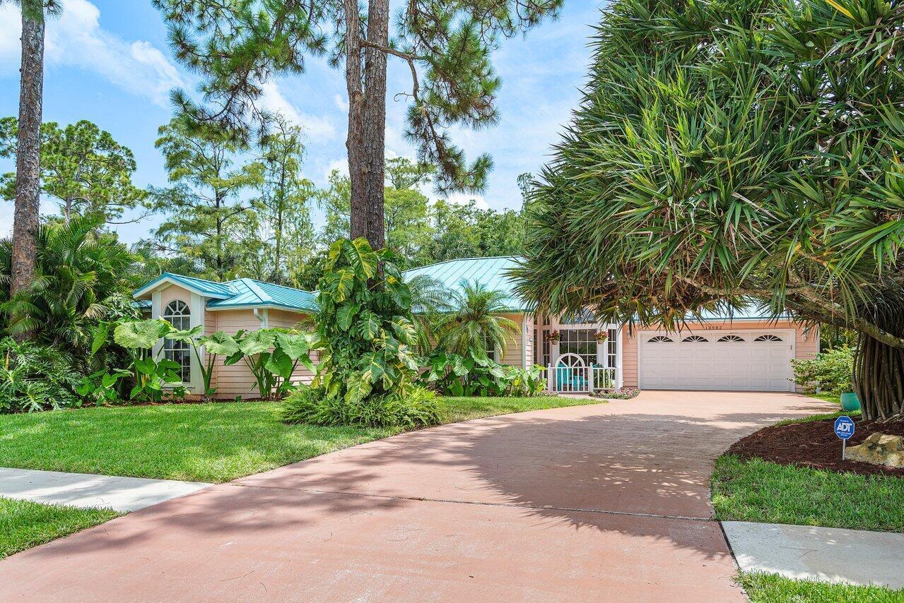 13982 Paddock Dr