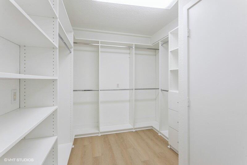 601 Seafarer Cir #101 Jupiter, FL 33477