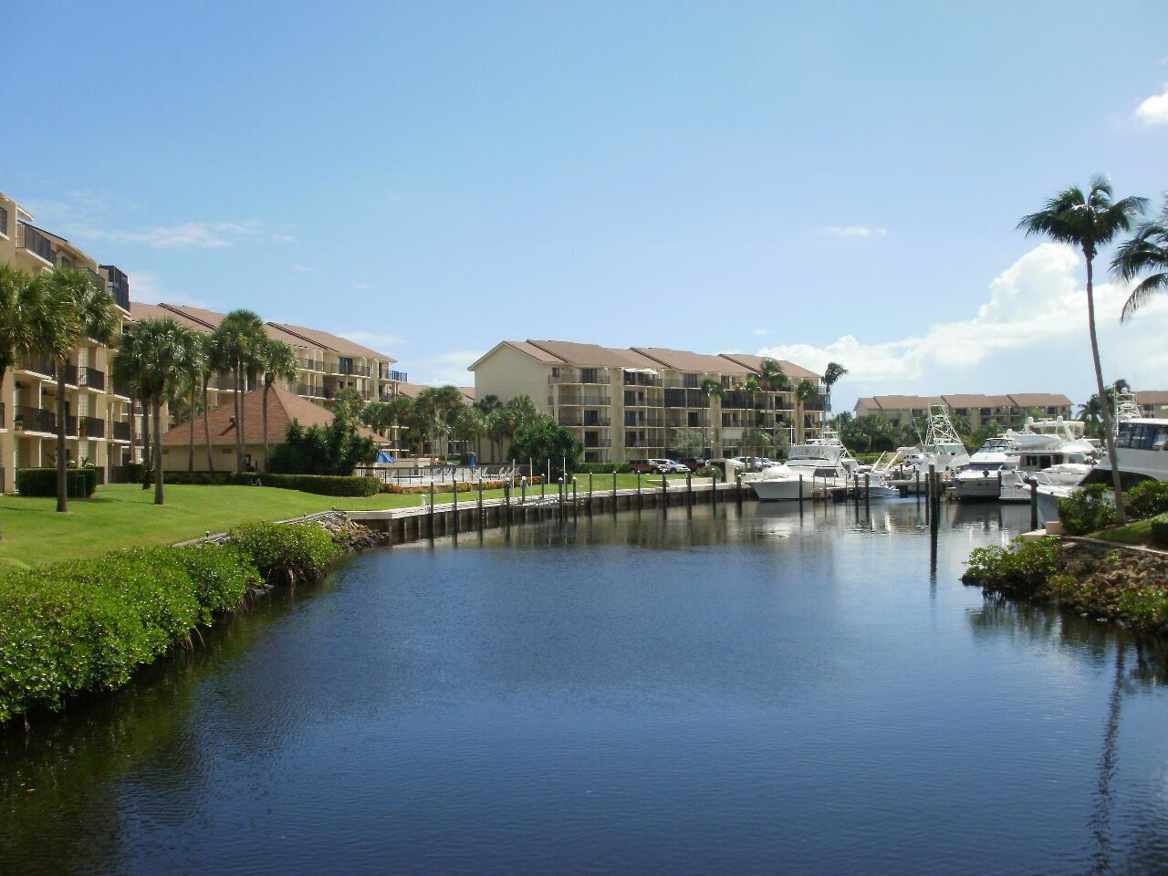 601 Seafarer Cir #101 Jupiter, FL 33477