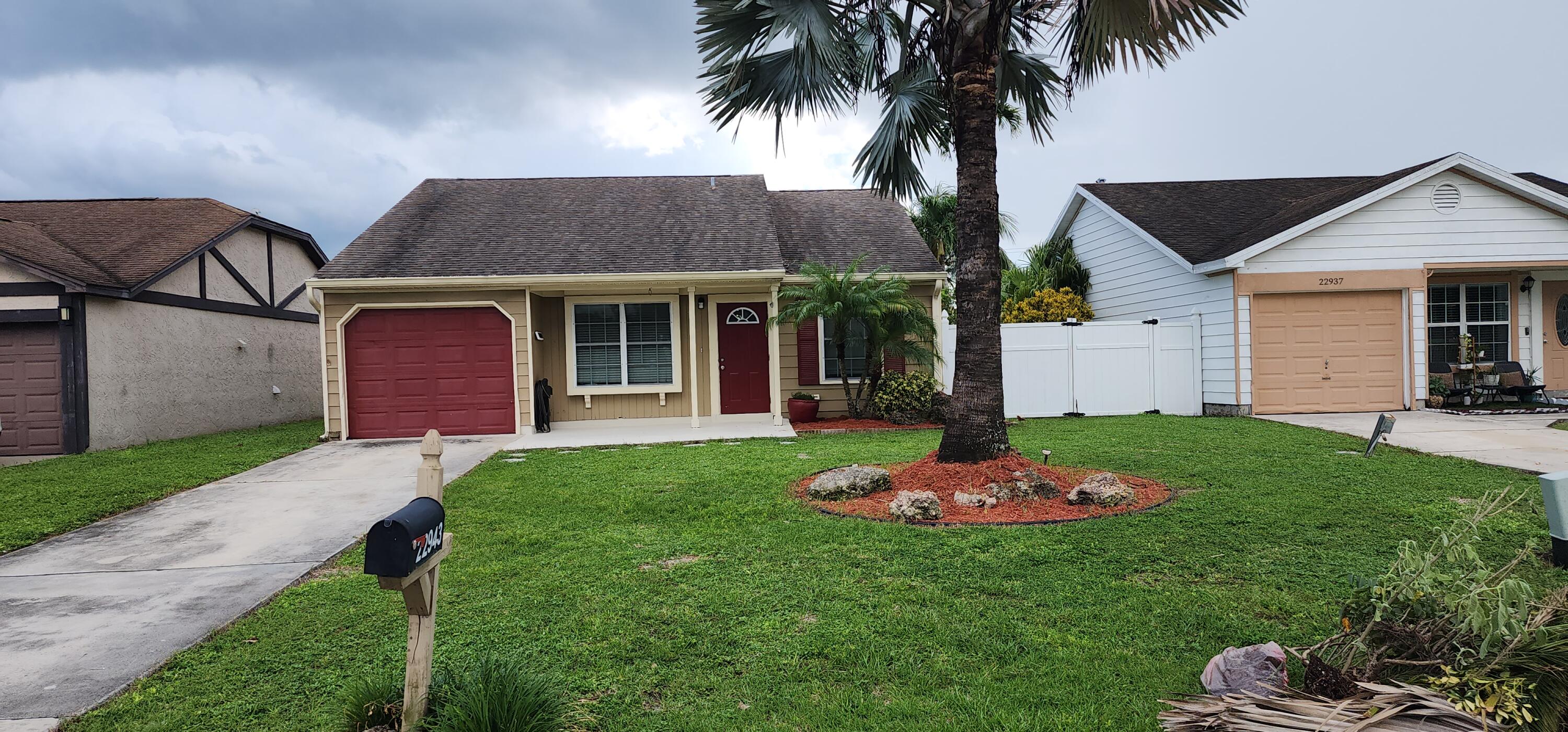 22943 Sandalfoot Blvd