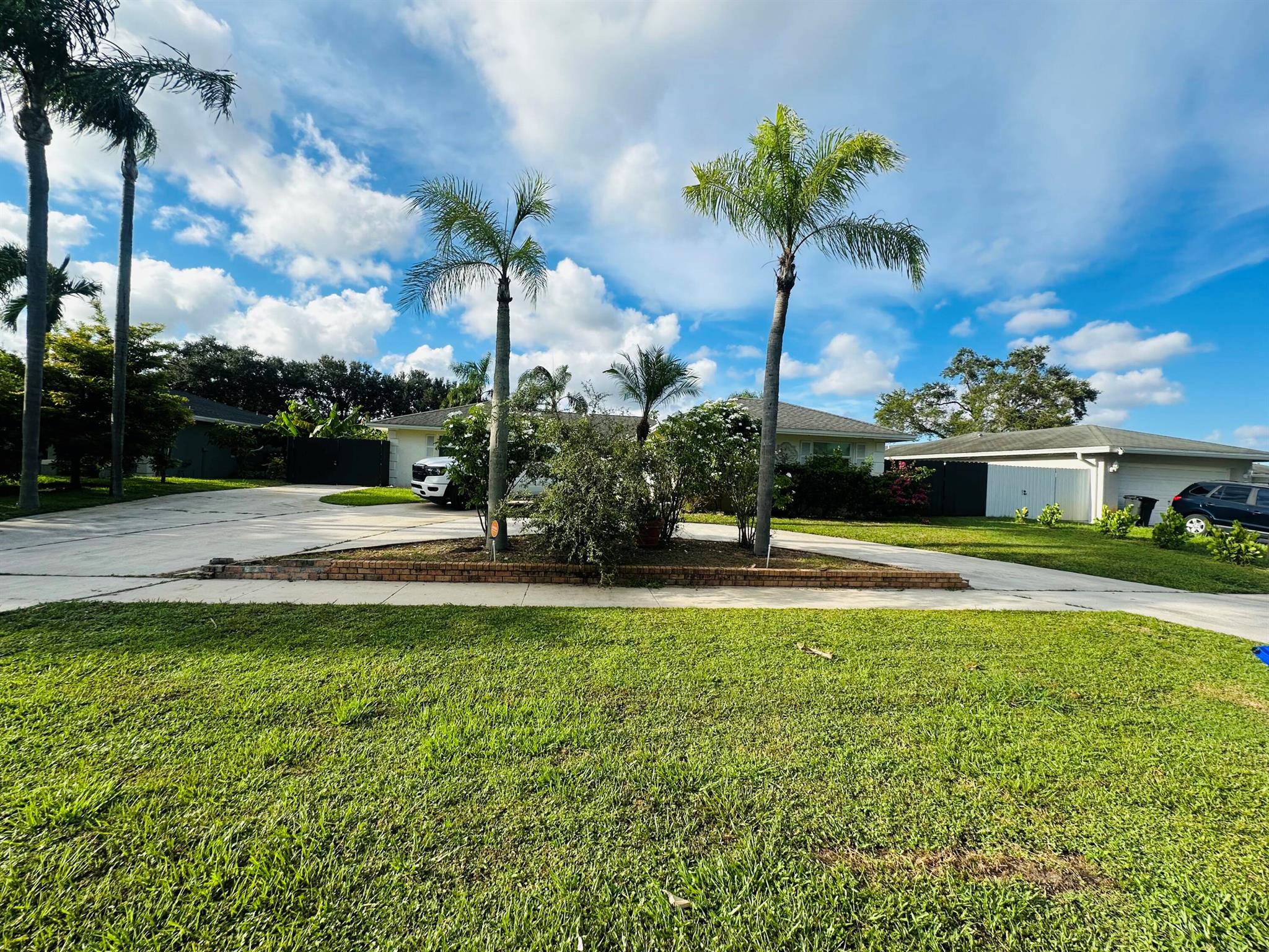 1485 Woodcrest Rd