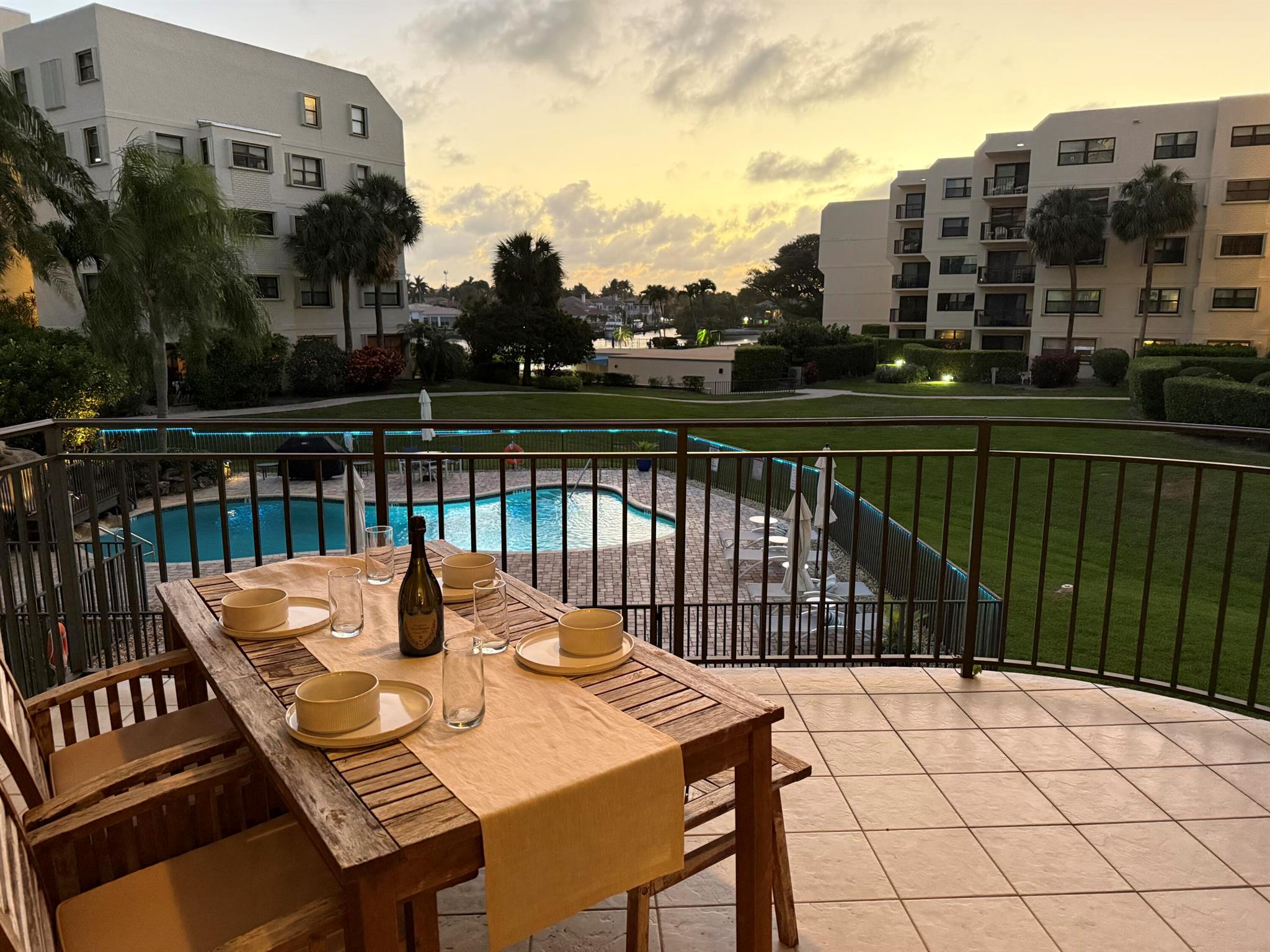 370 Golfview Rd #202