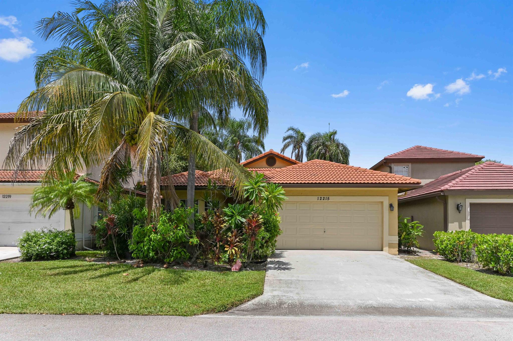 12215 Brisbane Ln
