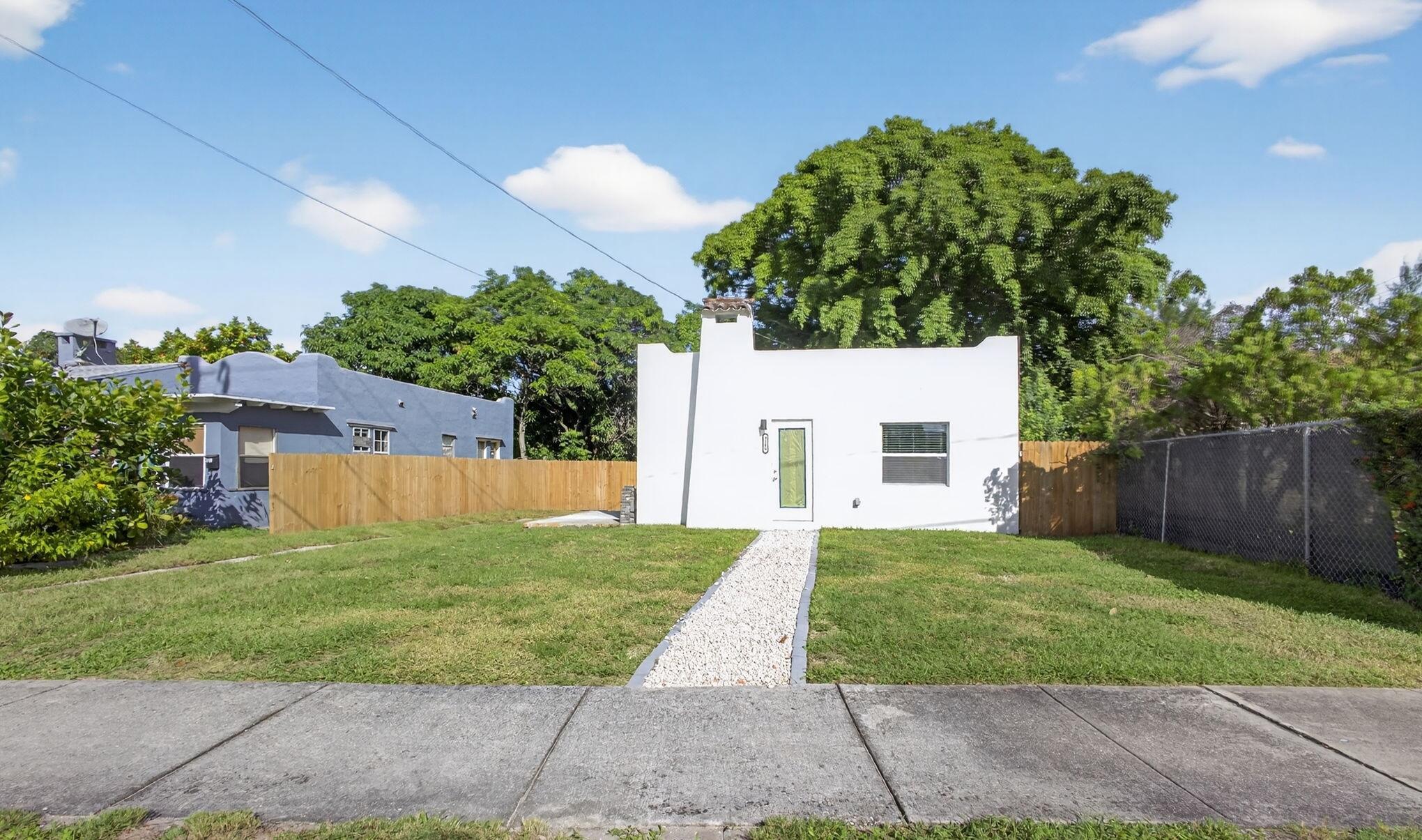 3108 Greenwood Ave