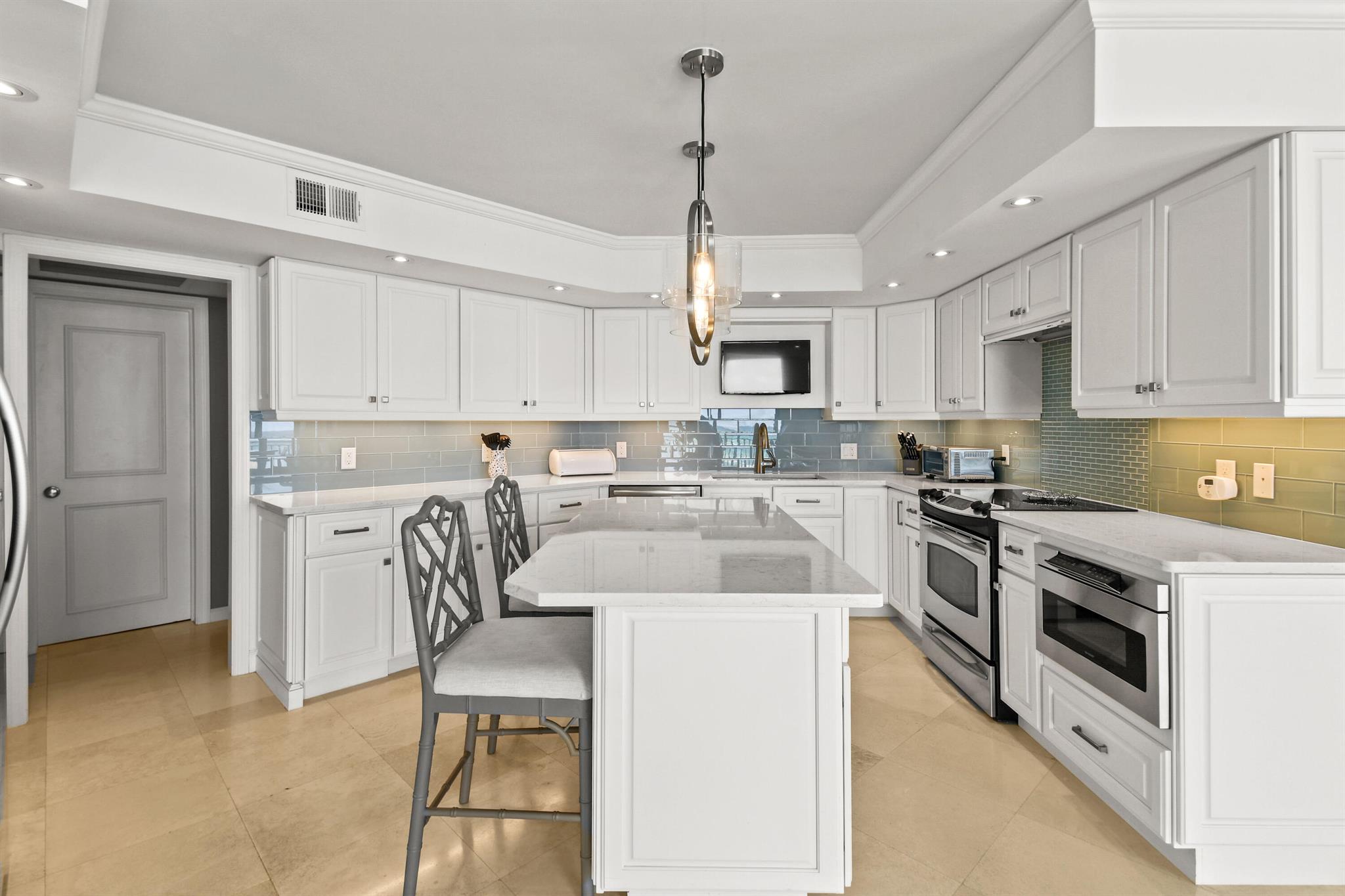 19850 Beach Rd #5a Jupiter, FL 33469