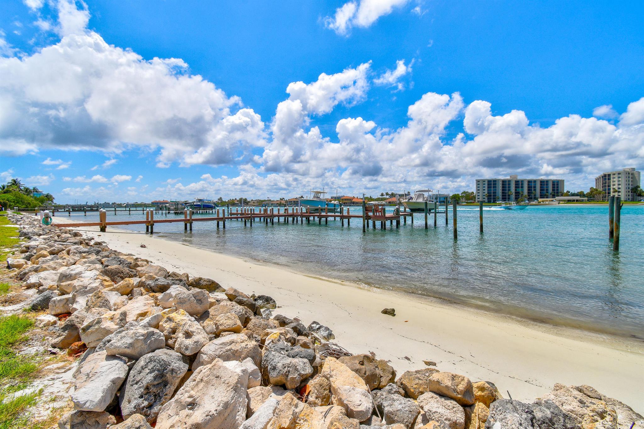 19850 Beach Rd #5a Jupiter, FL 33469