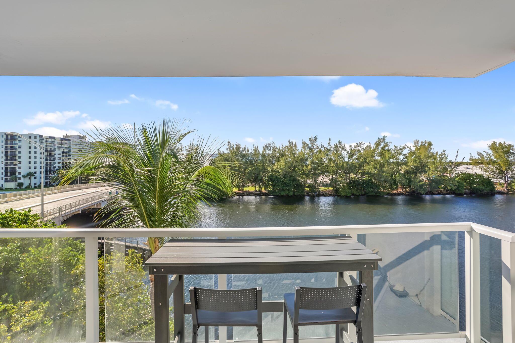 1401 N Riverside Dr #501