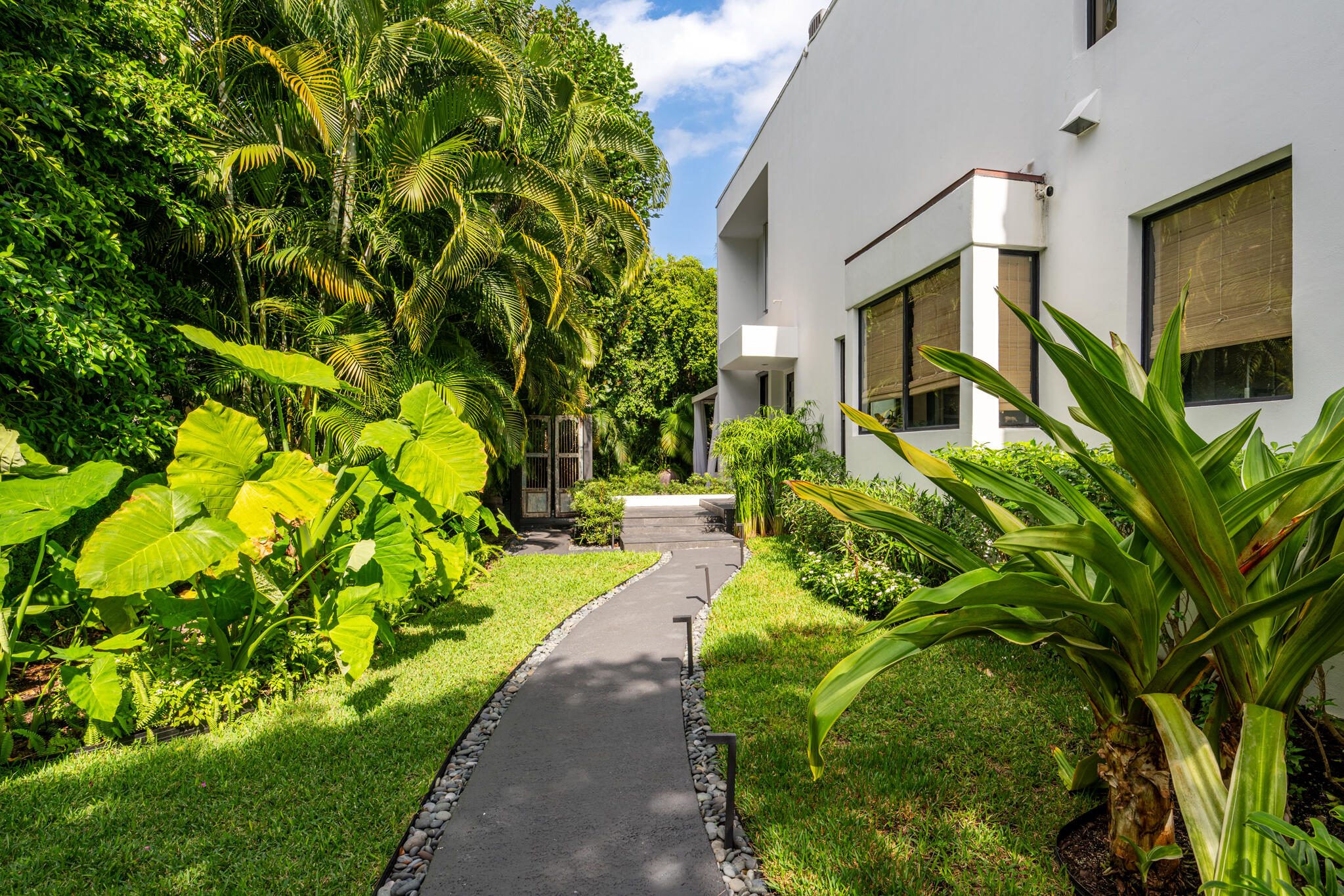 423 Chilean Ave #423 Palm Beach, FL 33480