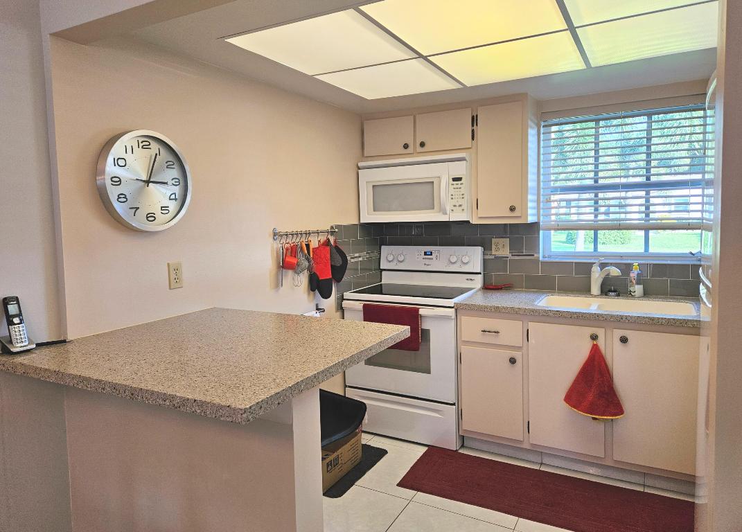 2920 Crosley Dr #B West Palm Beach, FL 33415