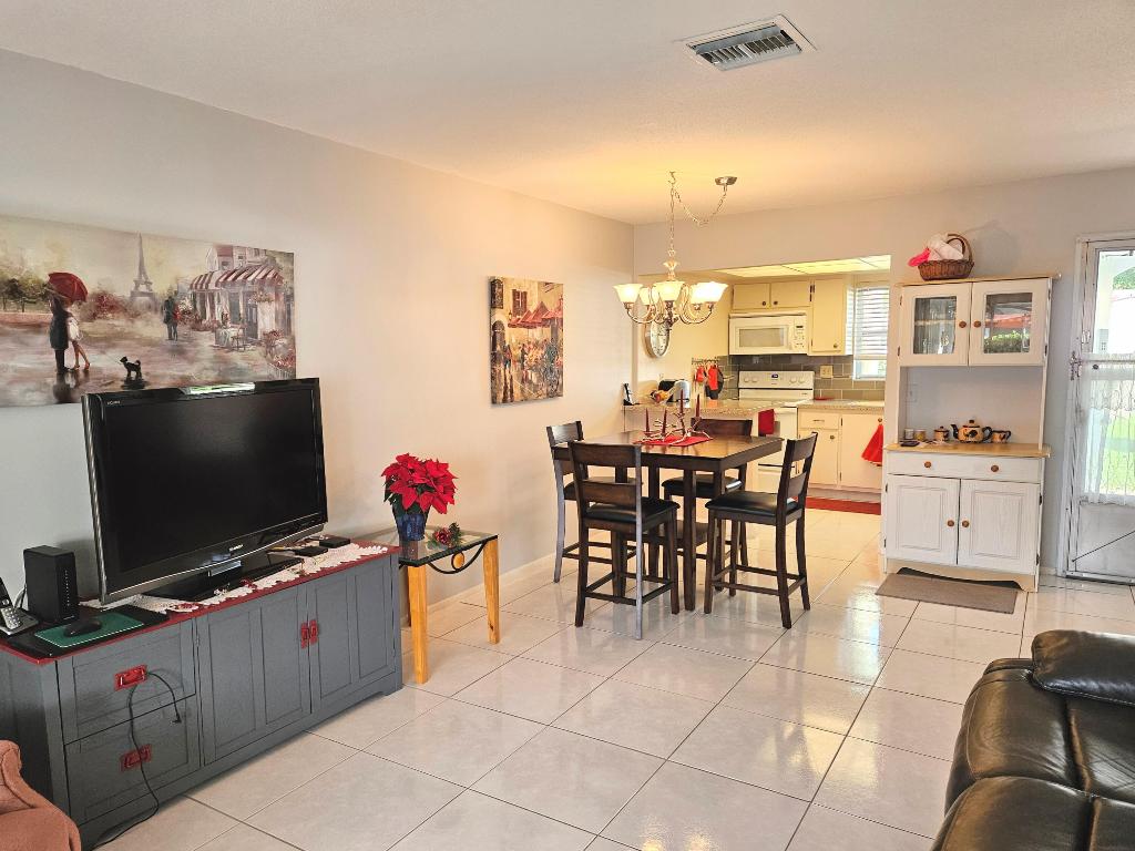 2920 Crosley Dr #B West Palm Beach, FL 33415