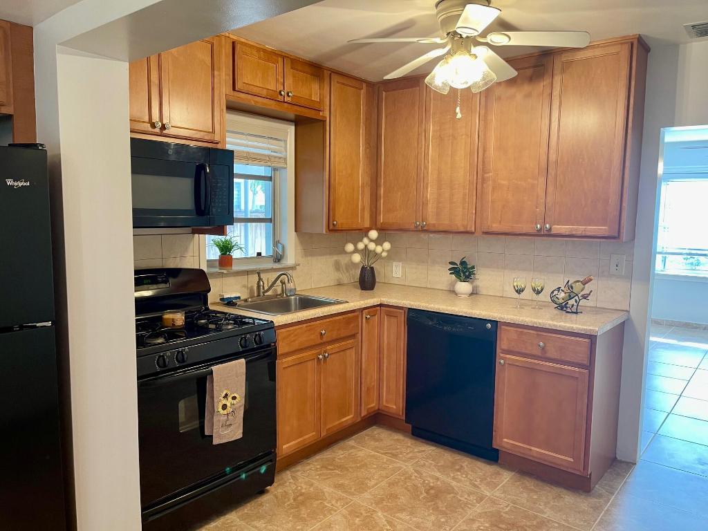 526 Worthmore Dr Lake Worth Beach, FL 33460