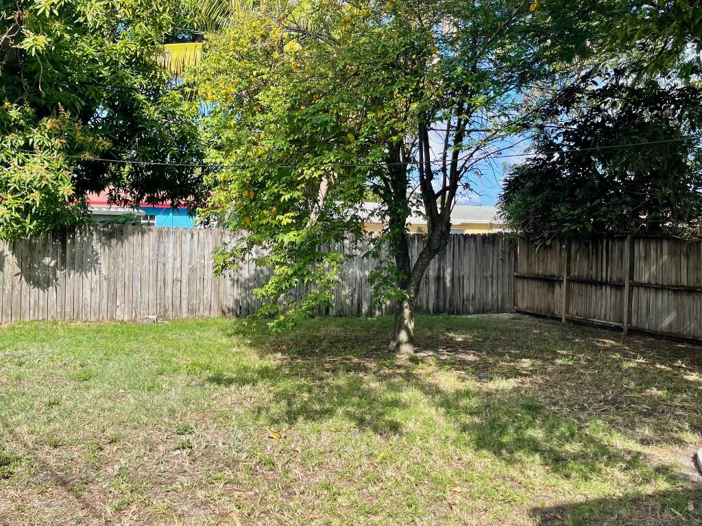 526 Worthmore Dr Lake Worth Beach, FL 33460