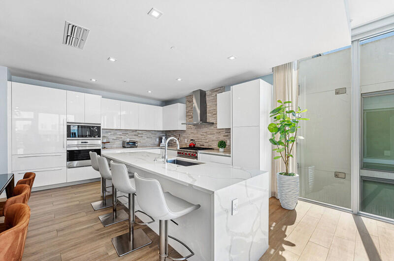 41 Isle Of Venice #Ph 502 Fort Lauderdale, FL 33301