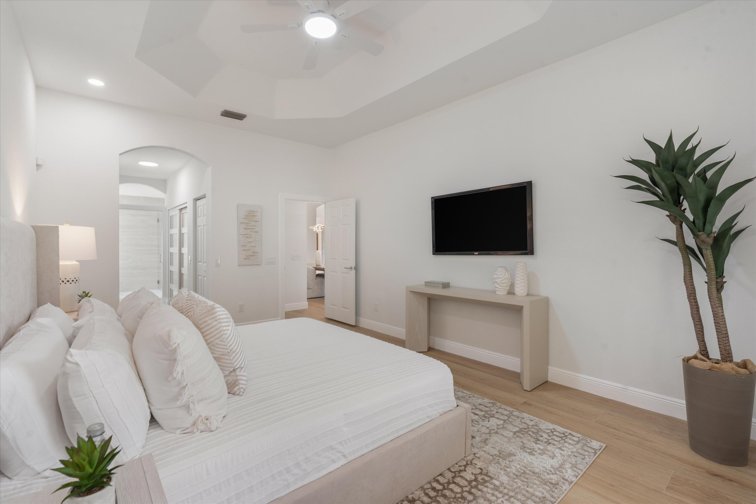 7585 Las Cruces Boynton Beach, FL 33437