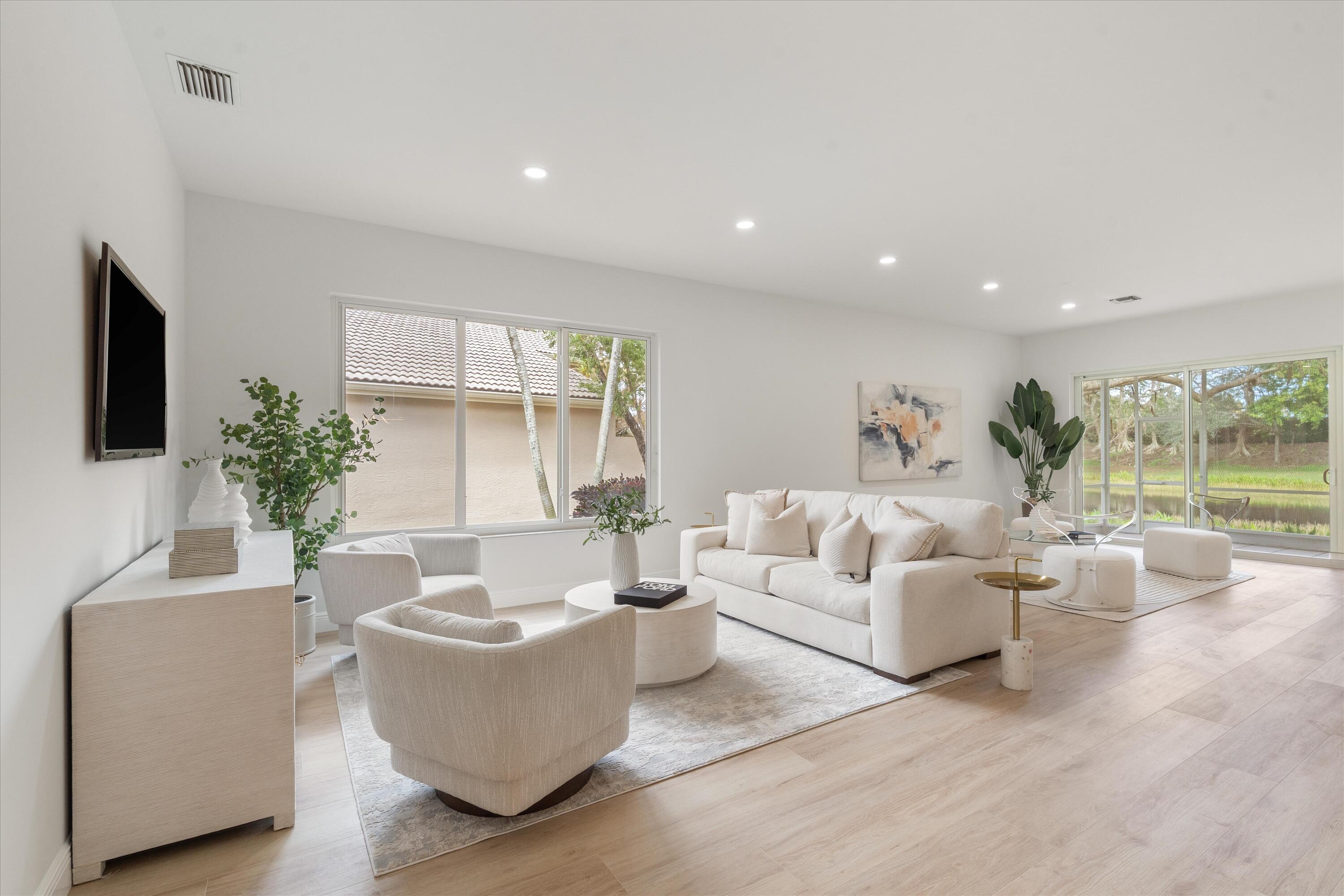 7585 Las Cruces Boynton Beach, FL 33437