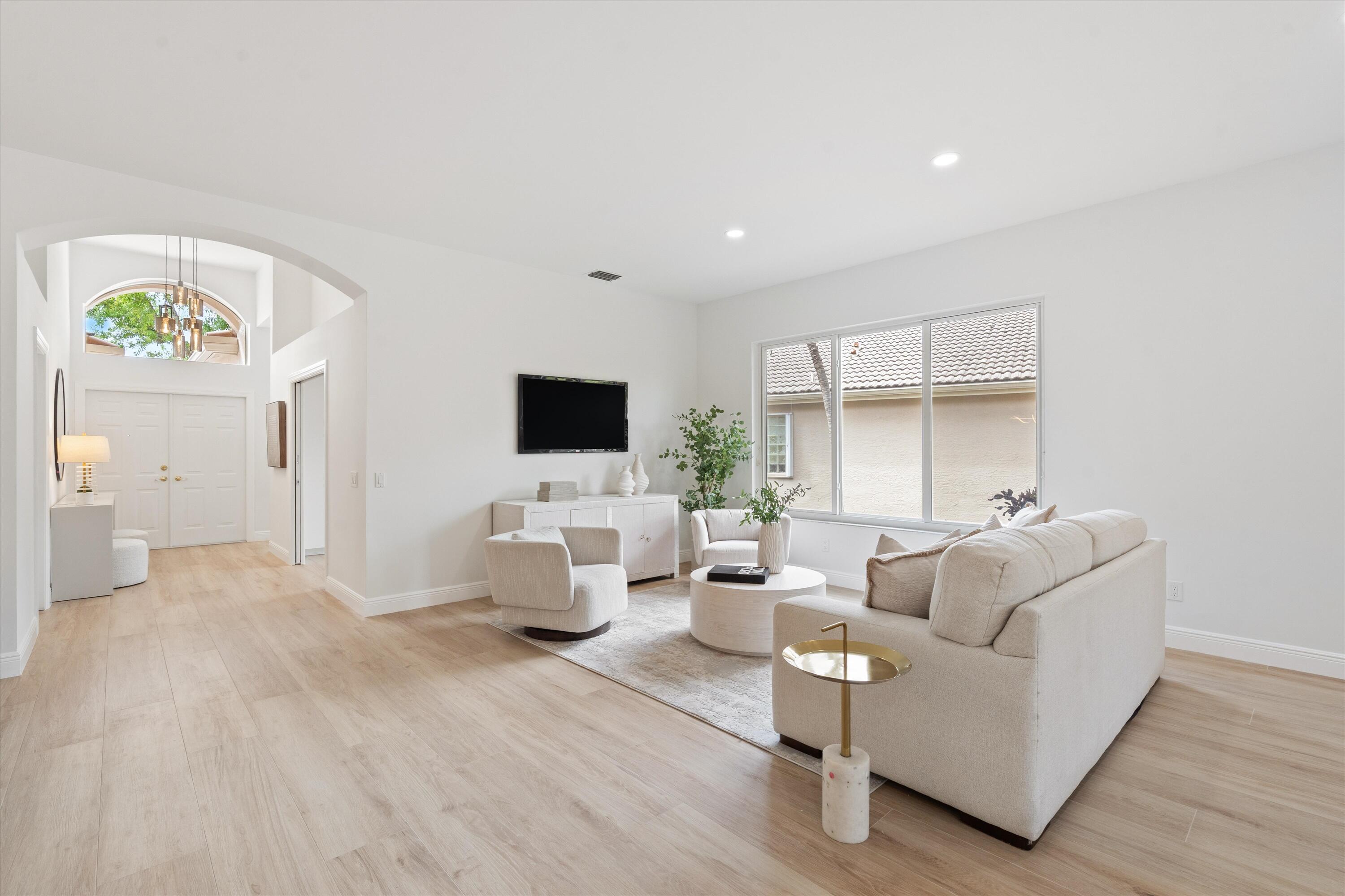 7585 Las Cruces Boynton Beach, FL 33437