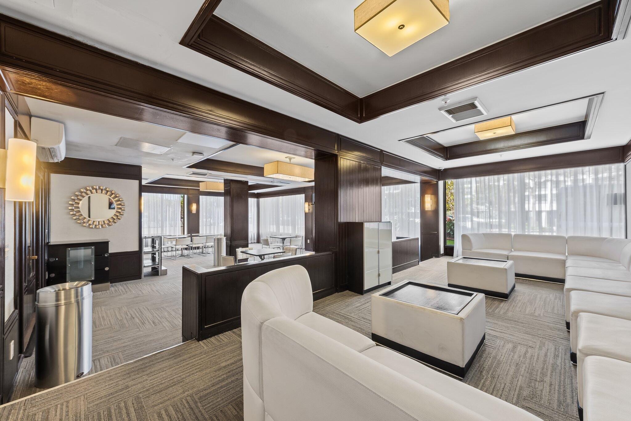 image Charter Club21