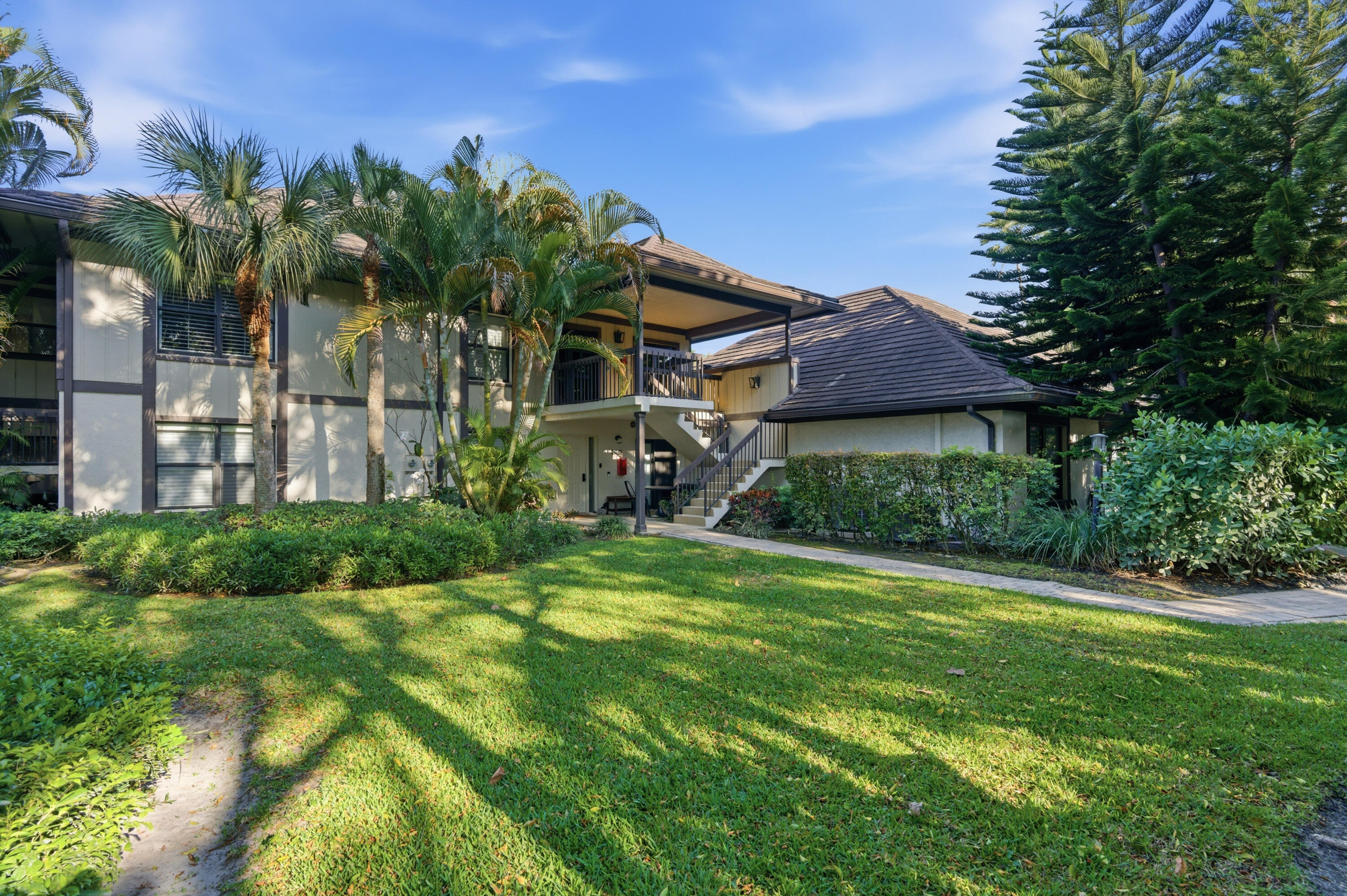 2810 Polo Is #C202 Wellington, FL 33414