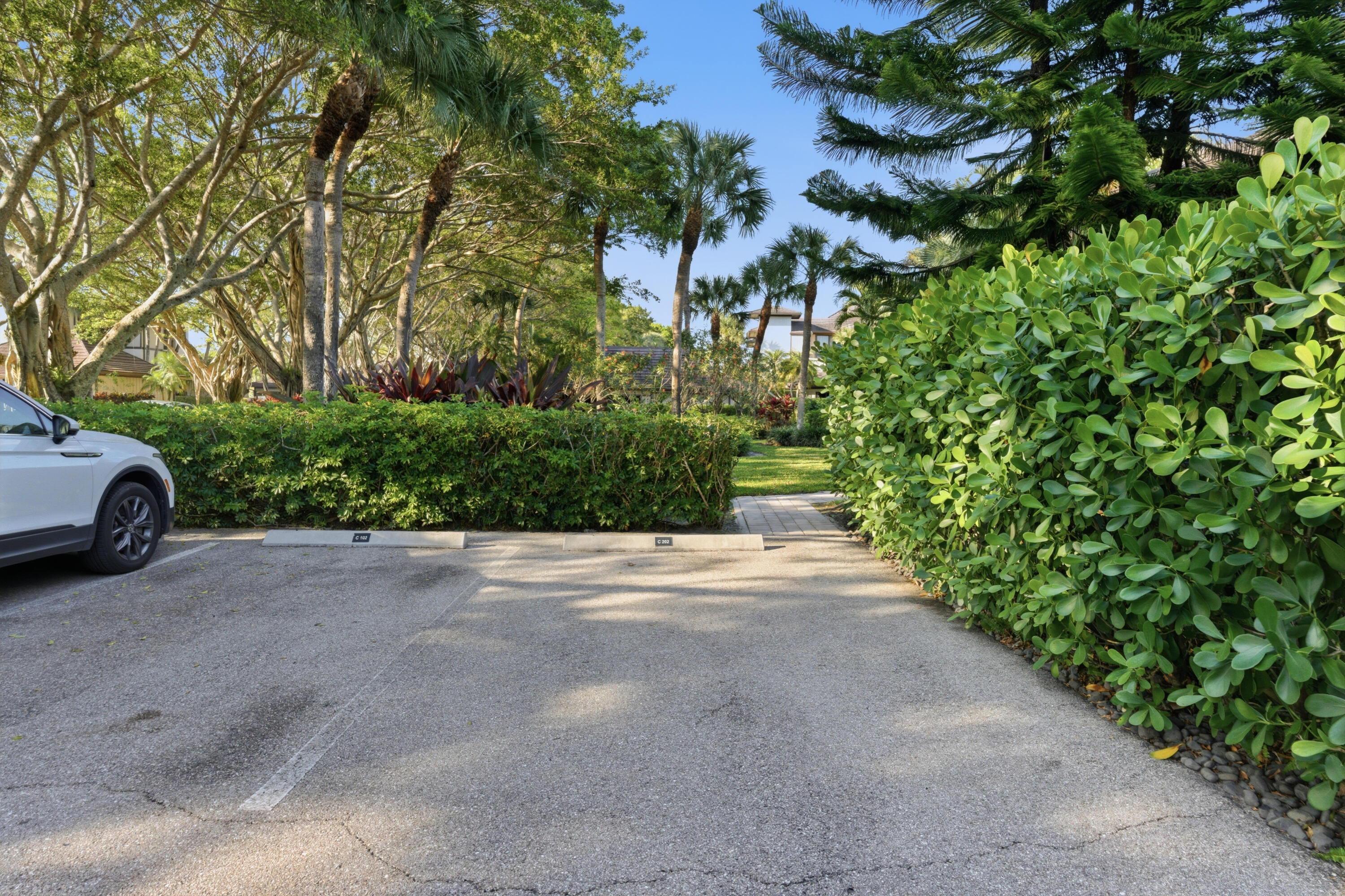 2810 Polo Is #C202 Wellington, FL 33414