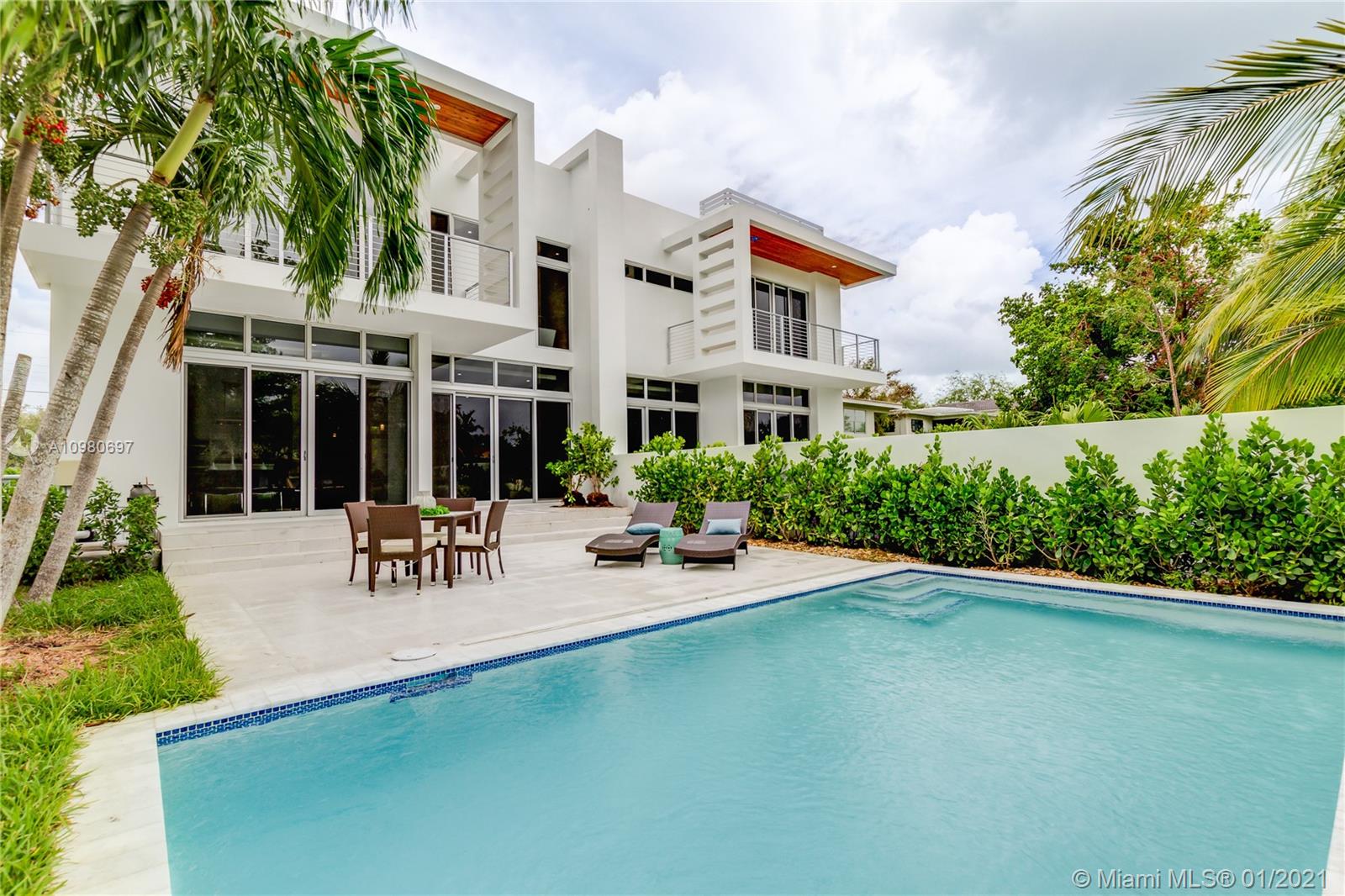 4891 University Dr #4891 Coral Gables, FL 33146