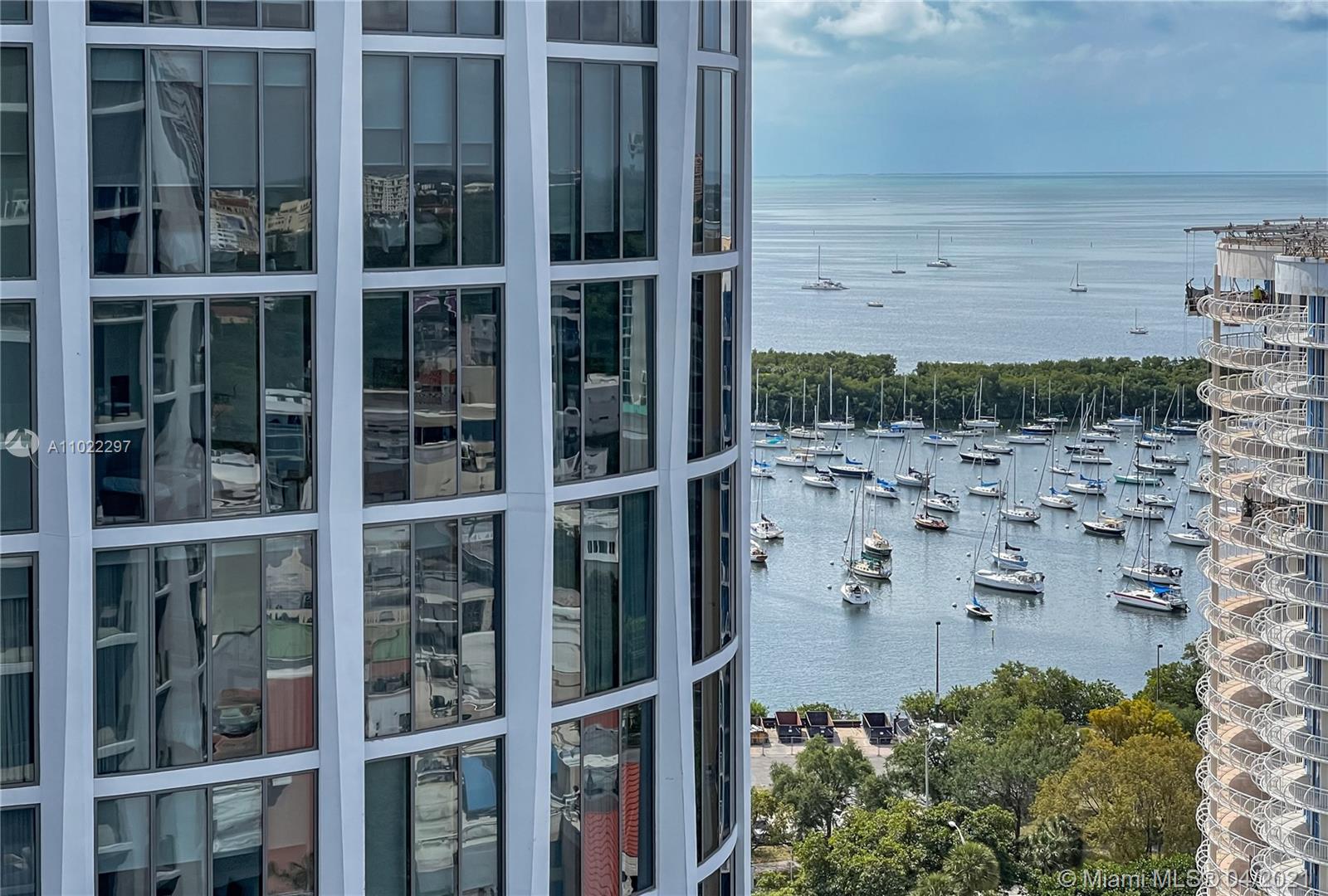 2831 S Bayshore Dr #1904 Miami, FL 33133